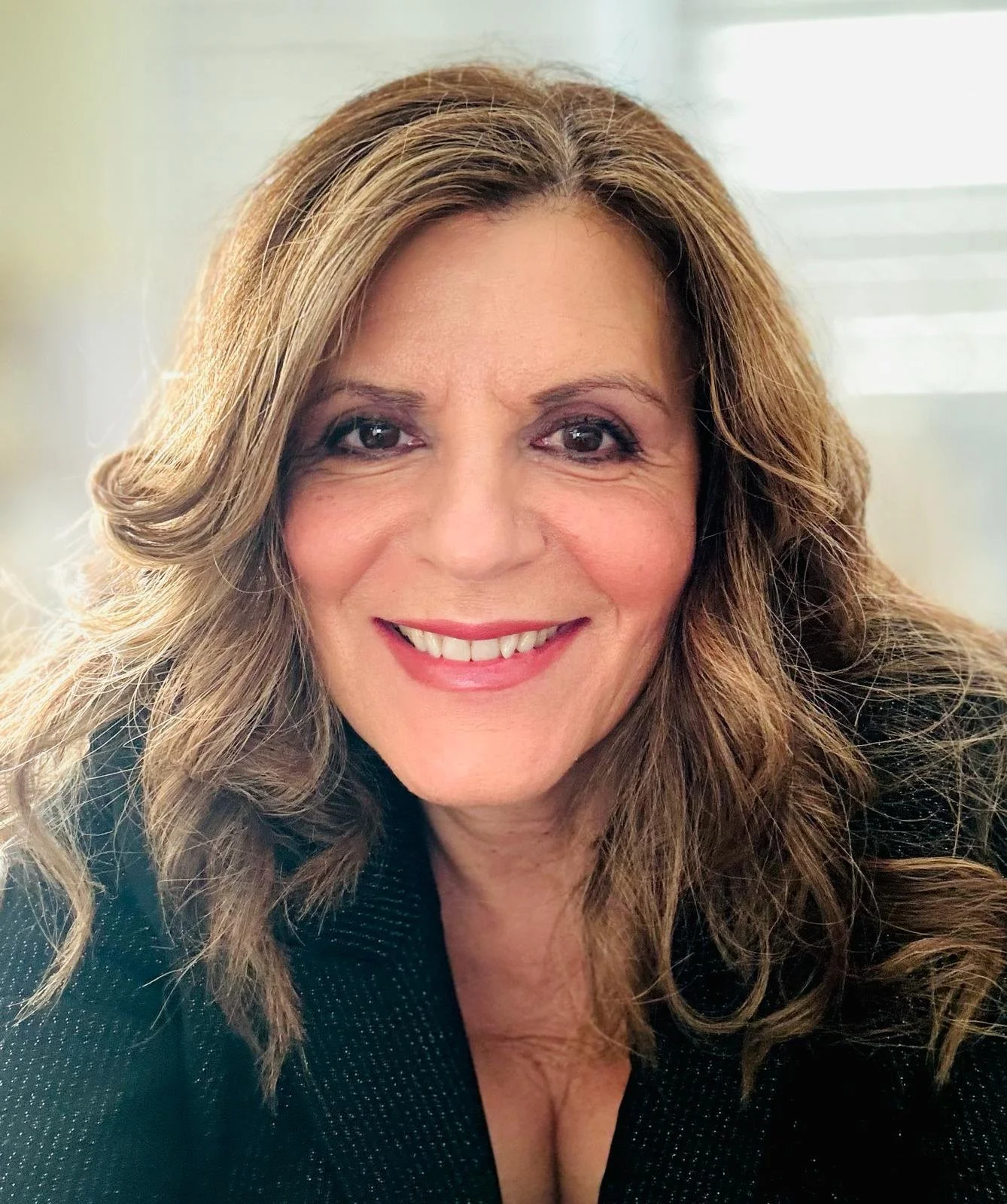 LIVE MUSIC - Perri Priolo