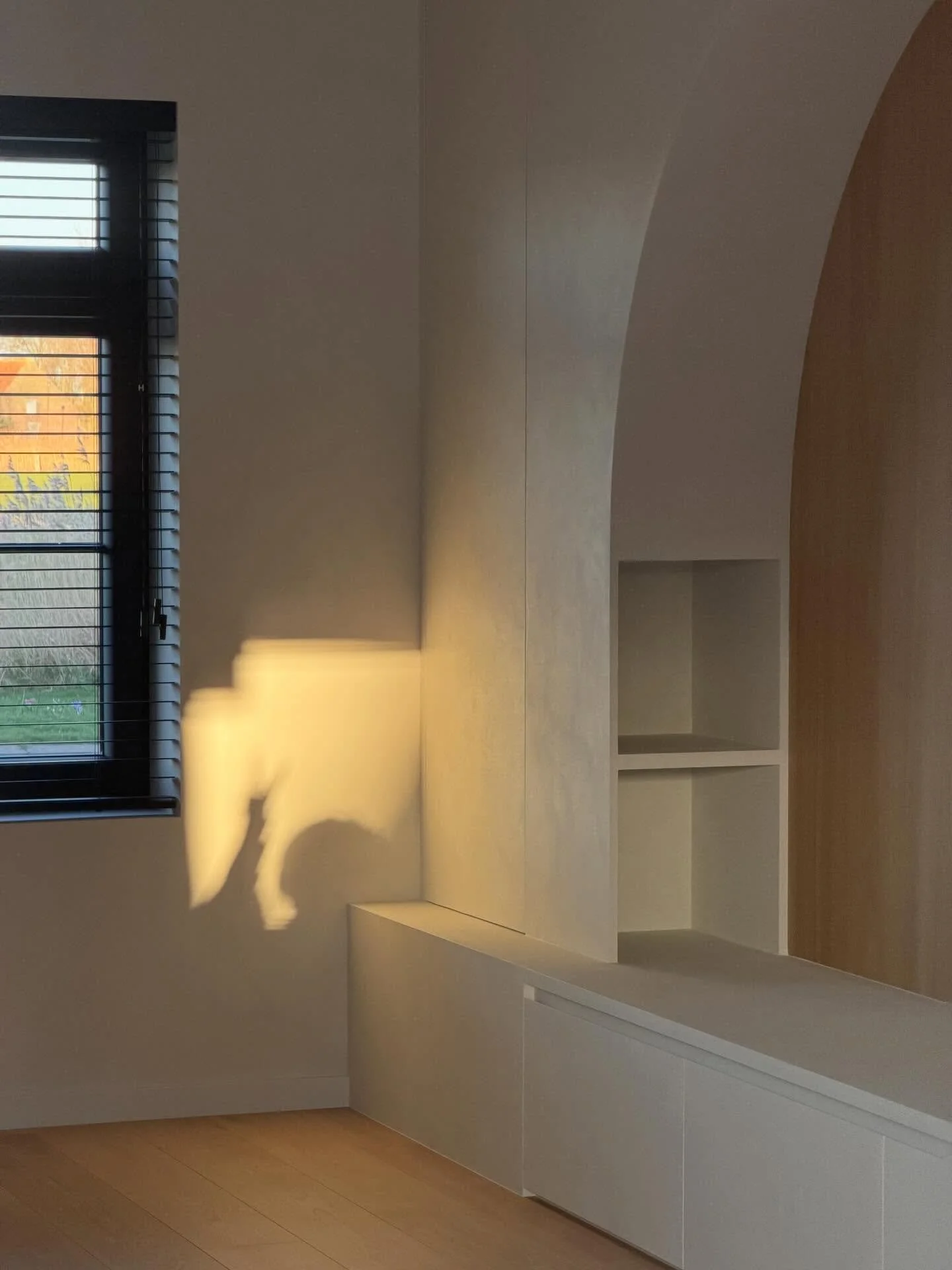 What a bit of carpentry and some paint can do&hellip;

An amazing renovation! Next update coming mid-March with the furniture in place and the lights installed 🤩

So happy with the result!!

If you have an empty wall, you know where to find me ;)

~