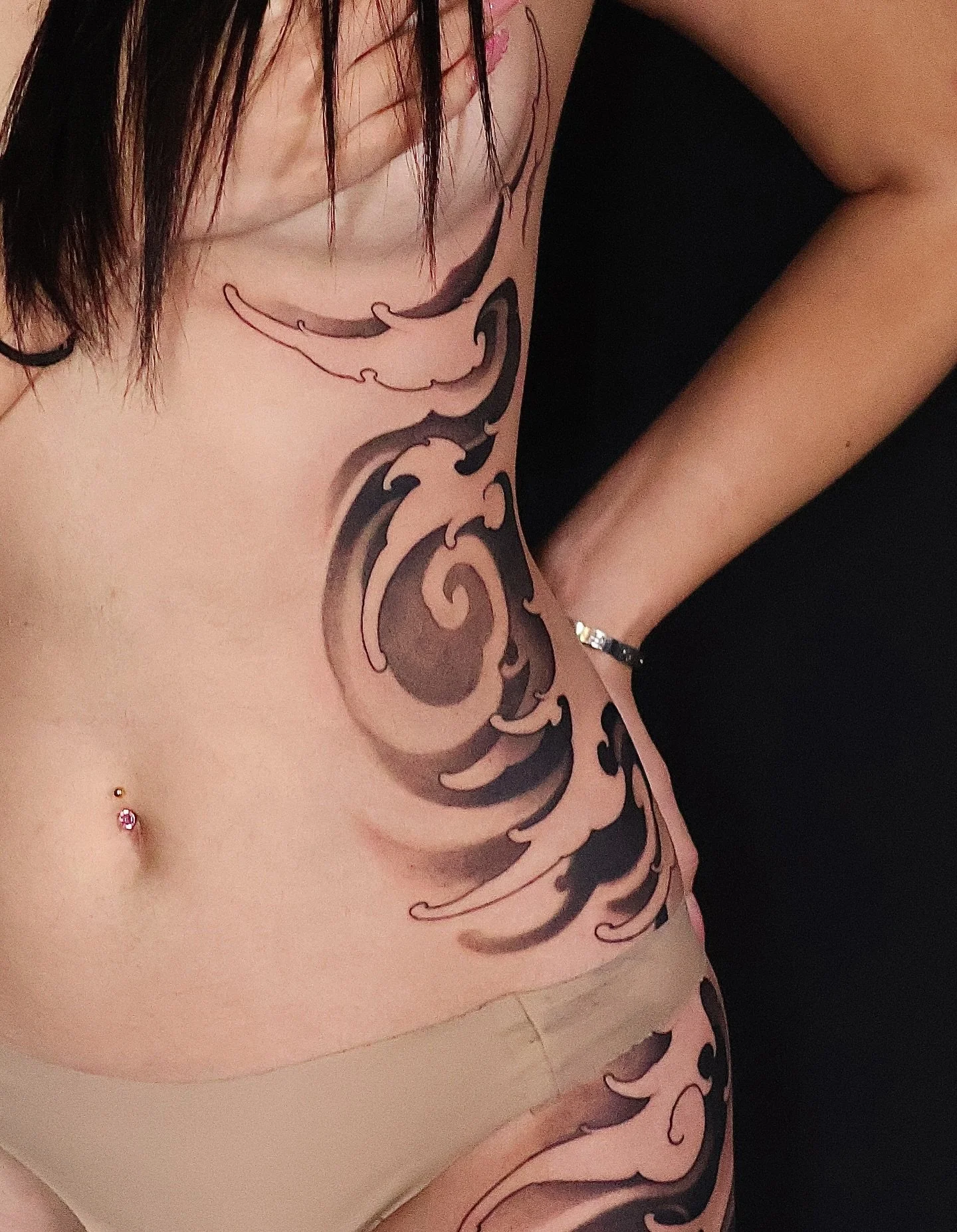 Fun freehand session! Took just under 6 hours thanks to her high af pain tolerance and sitting extremely well! 
I currently have a few slots left in Jan and Feb 2026, contact me if you’re wanting to grab a spot! 
 
• artofangyl.com.au
&bu
