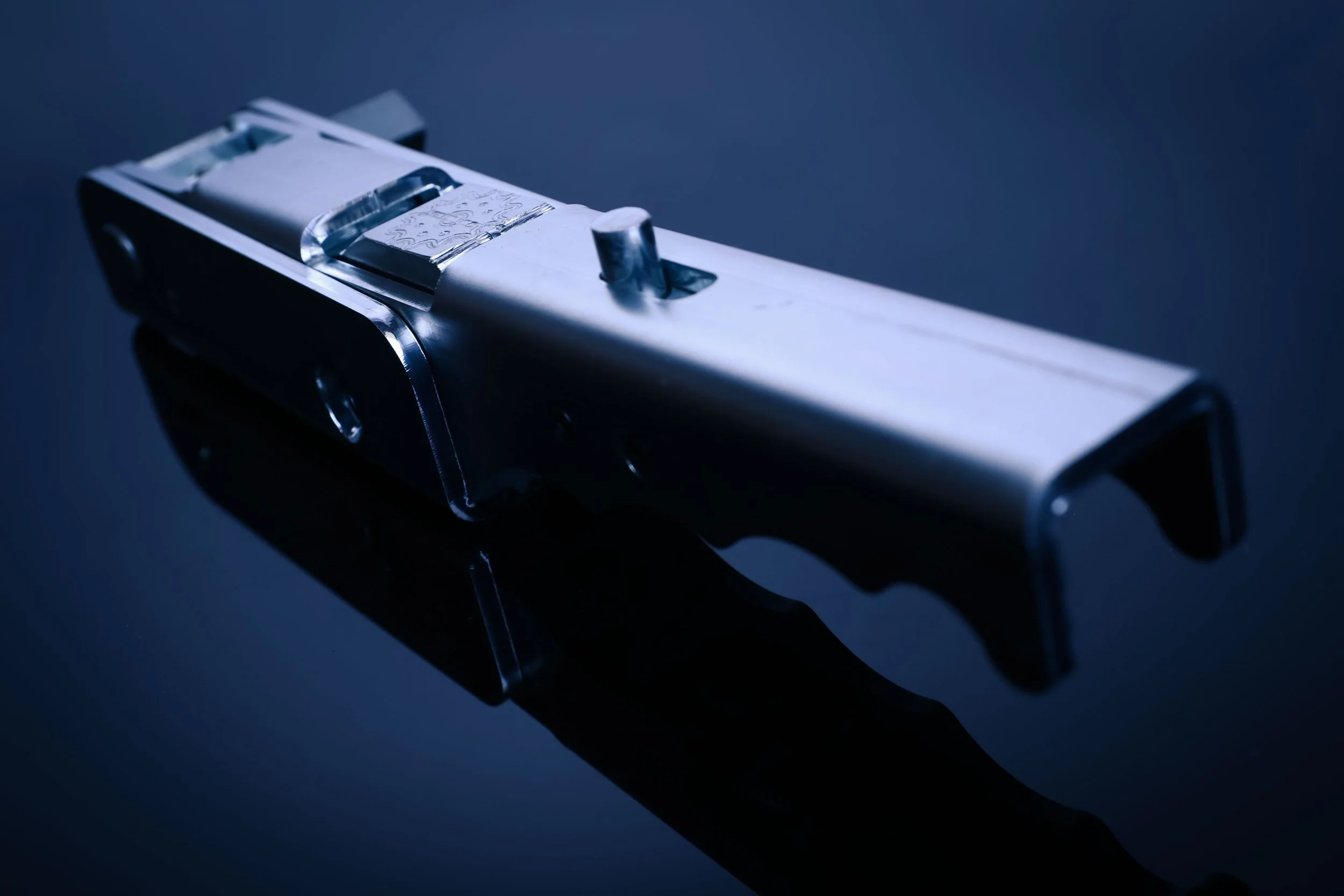 Langver Curtainsider tensioner designed and built for the European market