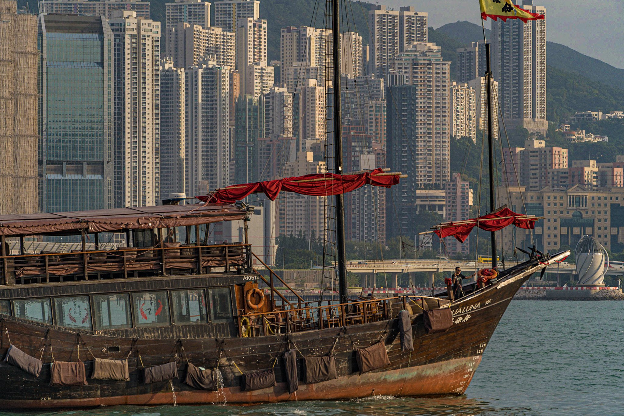 Hong Kong-classic_ship.jpeg