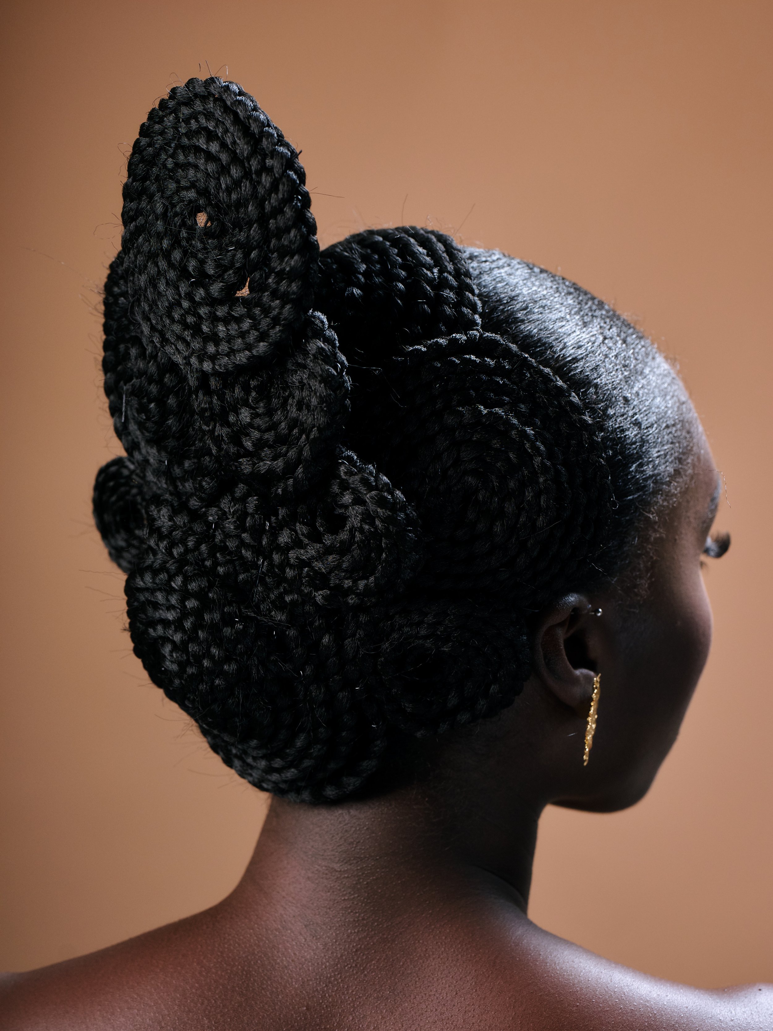 Koroba braids, coiffure artistique, coiffure afro, coiffure ancestrale par Alimatou Konaré Hairstylist