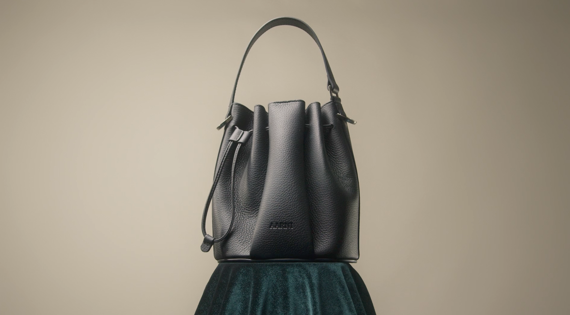 Aarni - Bea Bucket Bag