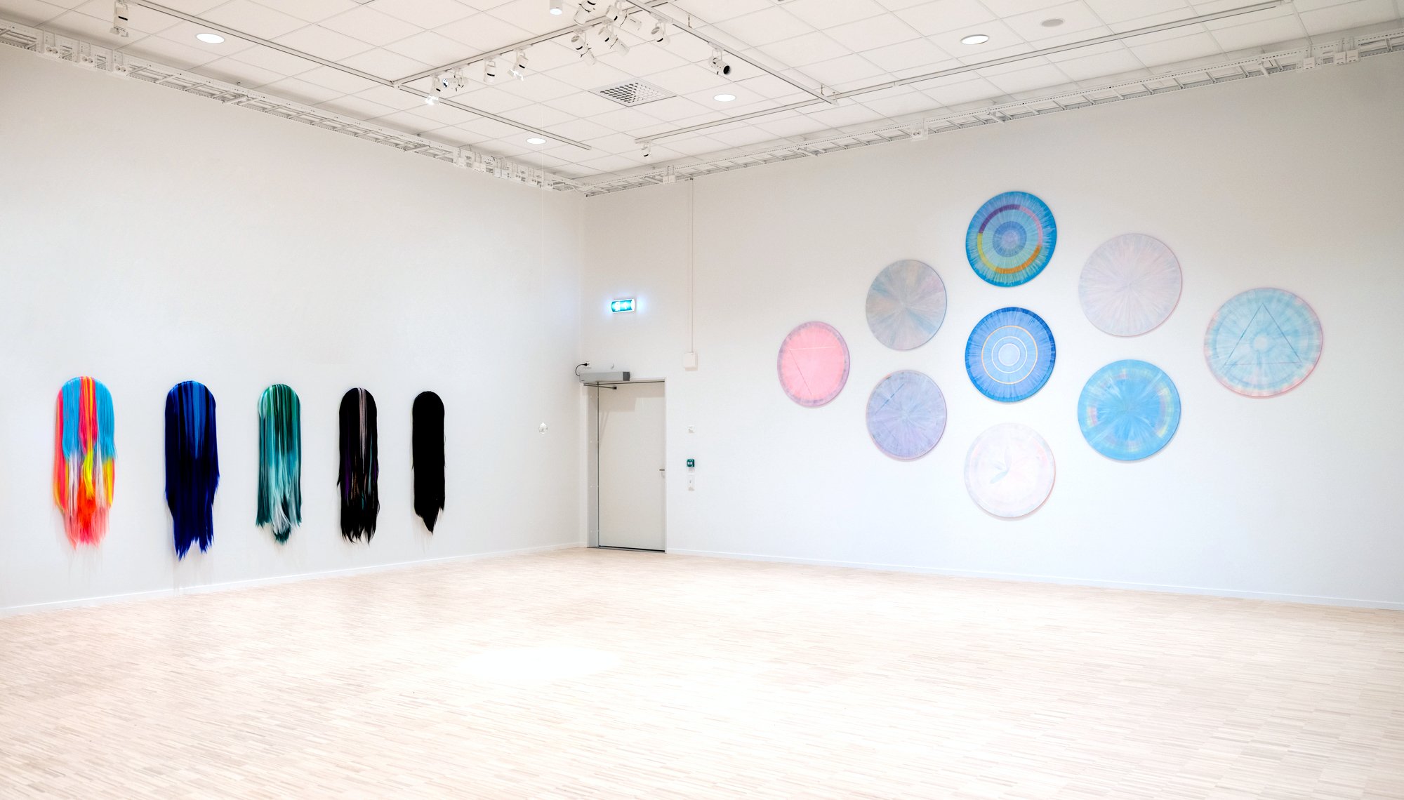 Installation view "Geometriske Utopier" 2026
