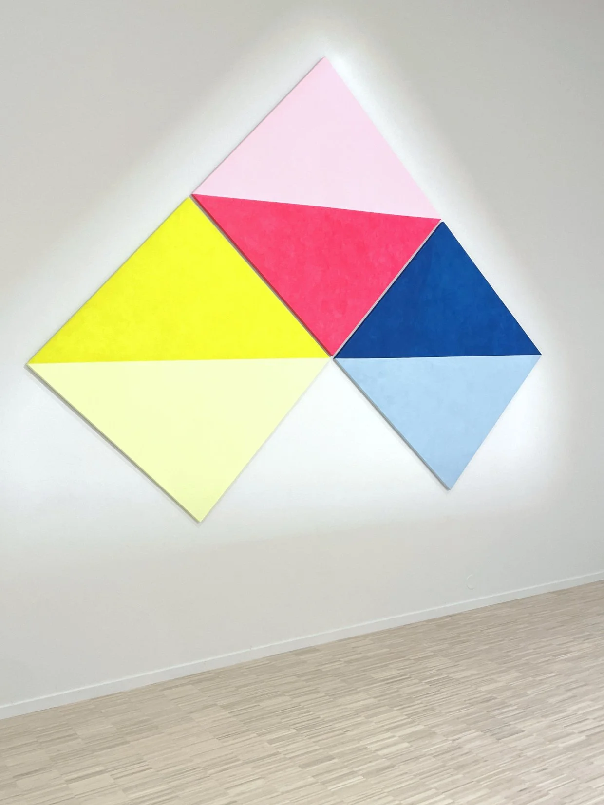 “Divided Diamond (Pink, Yellow and Blue)”, 2026
Egg tempera on linien
340 x 255 cm