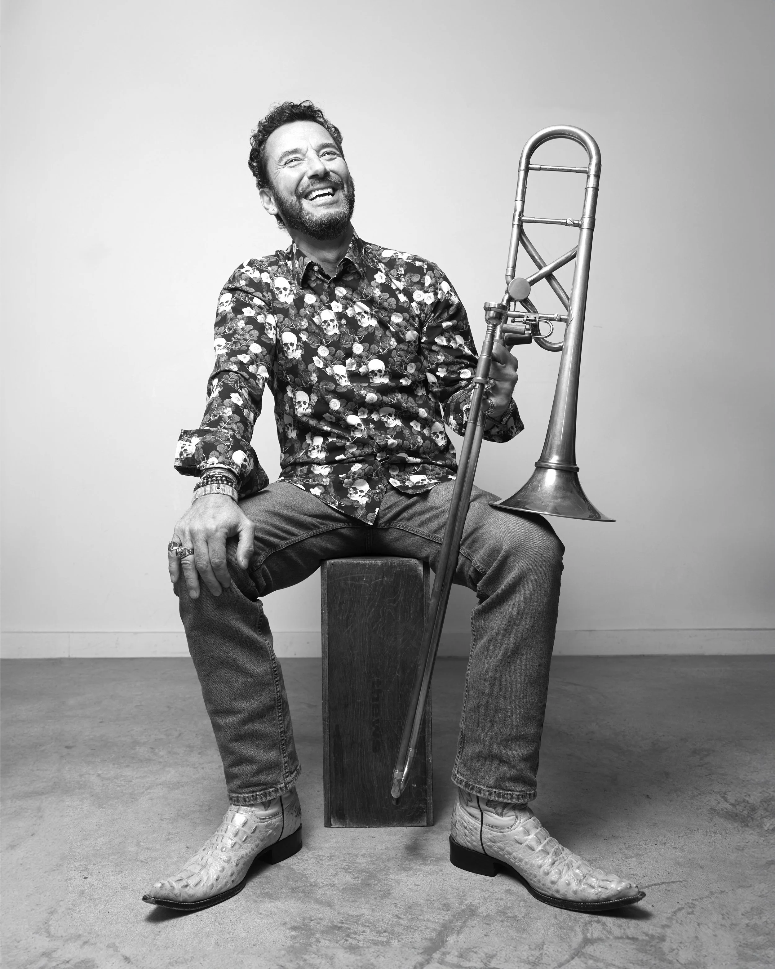 20240219_JoëlVaisse_MusicianPortrait1096_Retouched.jpg