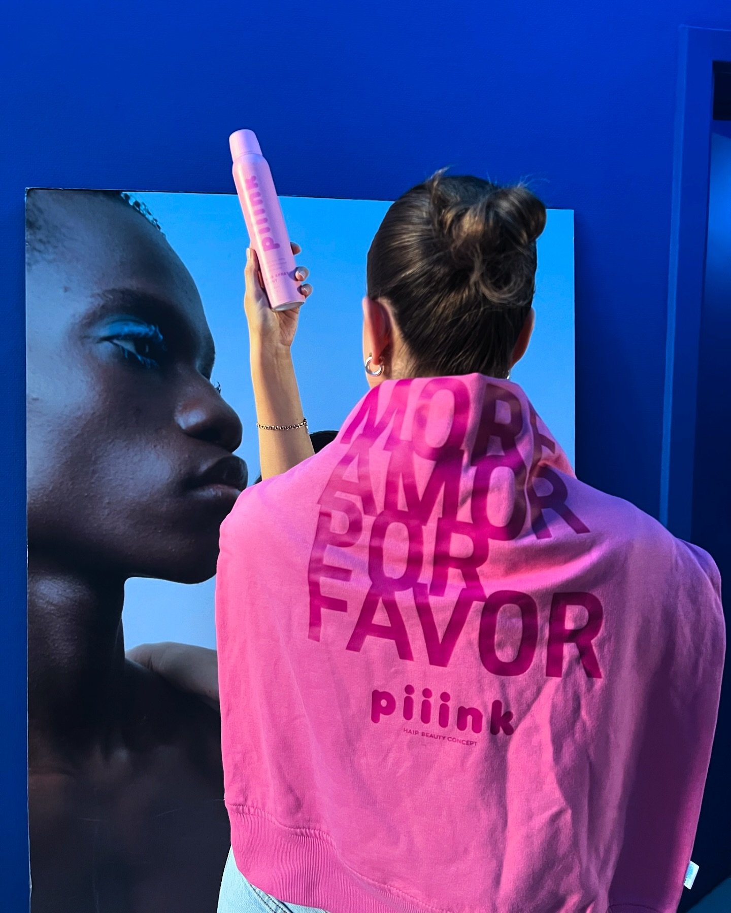 More amor, por favor 💖 And of course, a touch of Piiink Hair Spray too 🫶🏼 

#piiinkbeauty 
#MoreAmor
#LoveYourHair
#HairInspo
#BeautyEssentials
#HairCare
