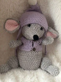 Mouse with hat.jpeg