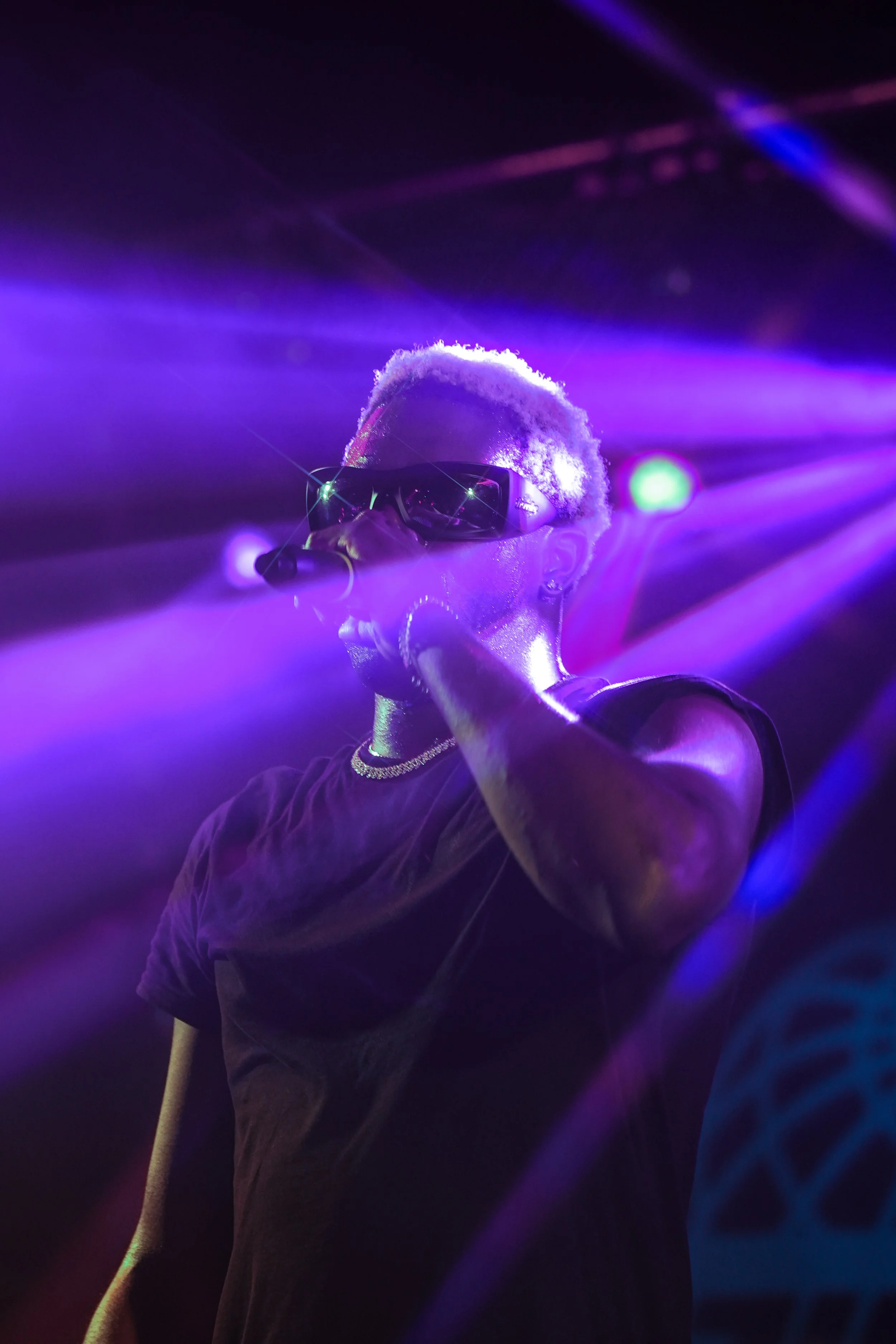 Turisti performing live at Siili, captured by Anre Wasse.