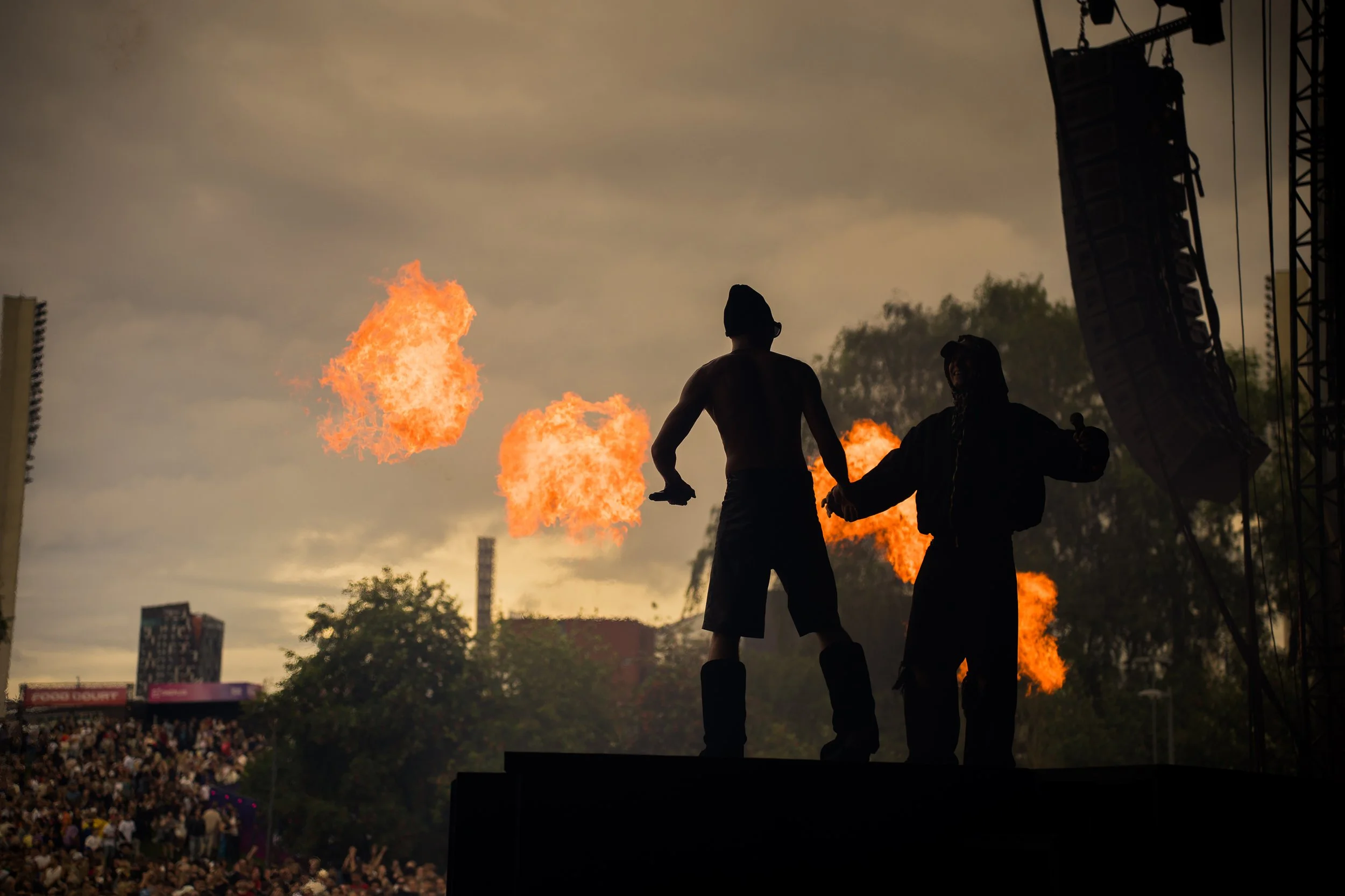 Cledos and Jambo performing live at Blockfest, captured by Anre Wasse.