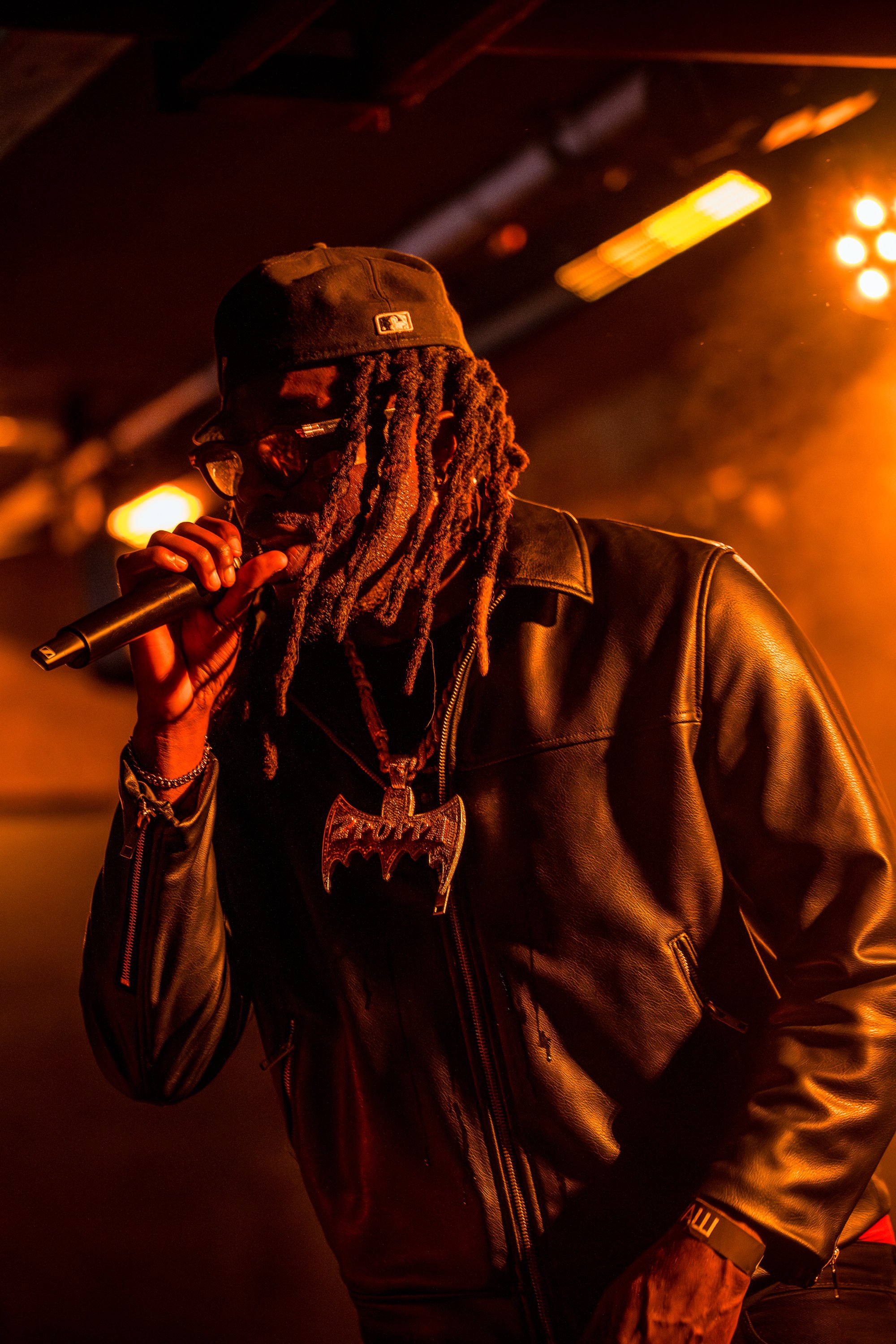 Jore ja Zpoppa performing live at ROADMAN TOUR, captured by Anre Wasse.