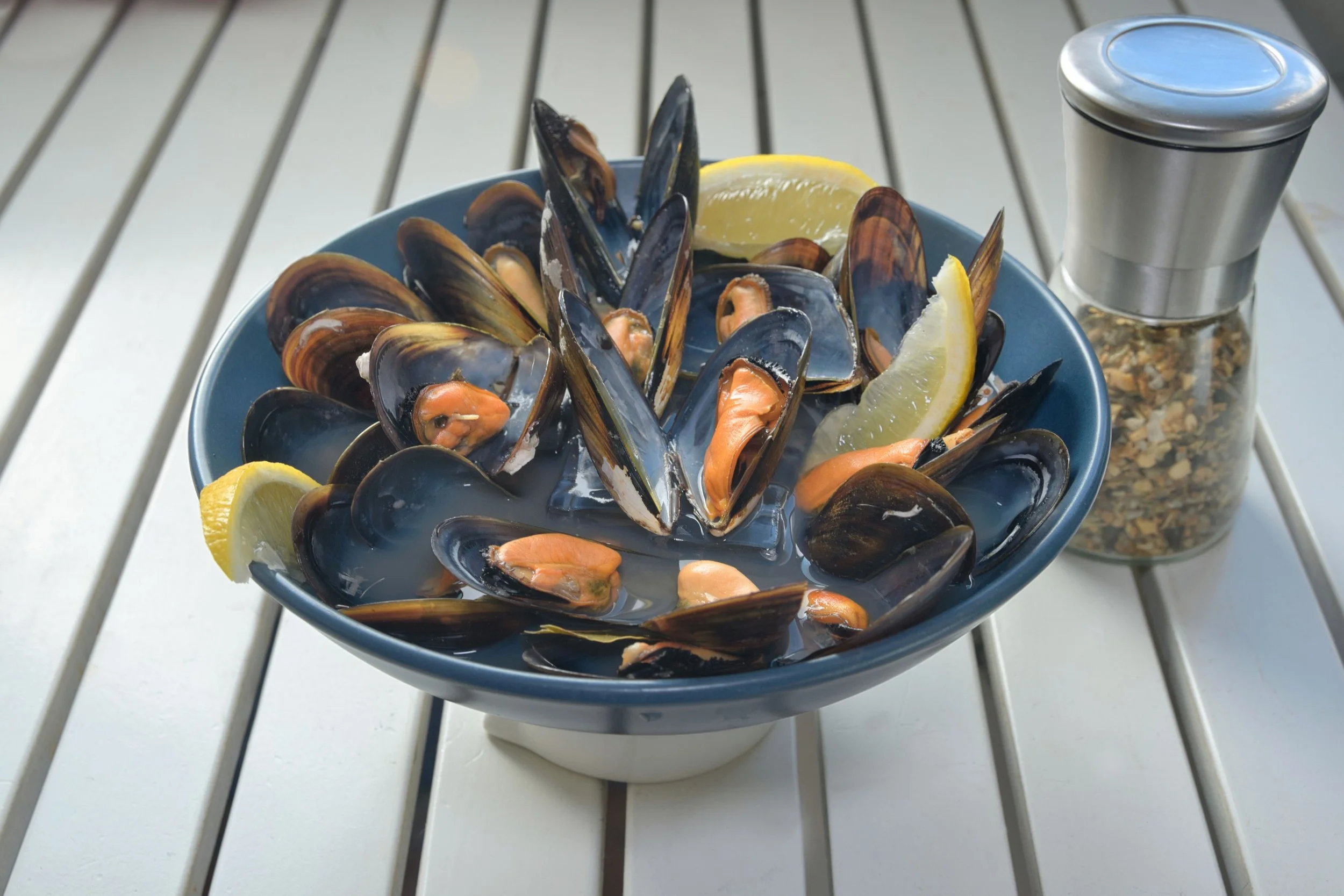 Mejillones en boul Low.jpg