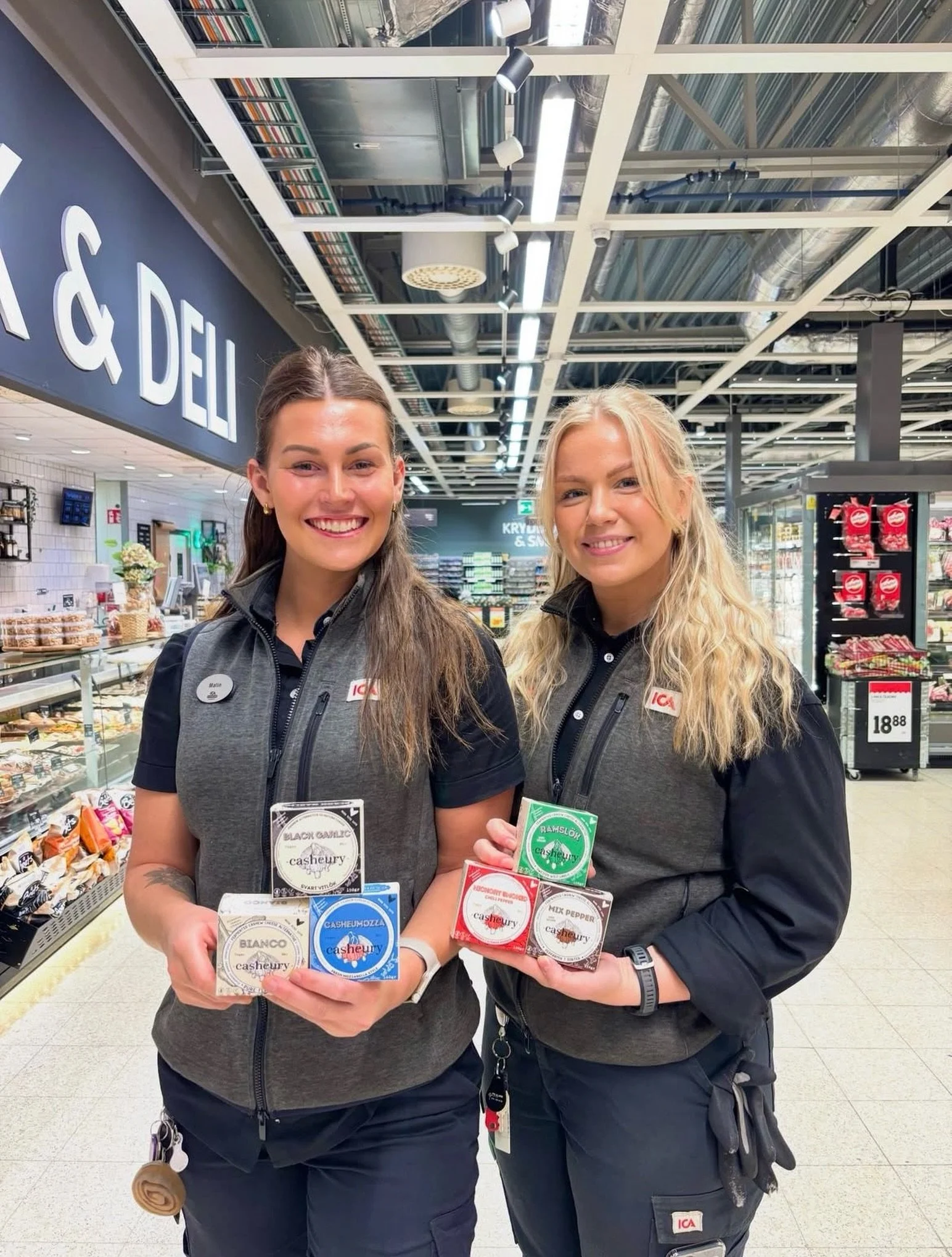 🇸🇪 G&ouml;teborg, nu finns CASHEURY &auml;nnu n&auml;rmare dig! 🌱🧀

V&auml;lkommen till CASHEURY-familjen, ICA Sanneg&aring;rden! 🎉

Vi &auml;r glada att kunna v&auml;lkomna &auml;nnu en butik i G&ouml;teborgsomr&aring;det till CASHEURY-familjen