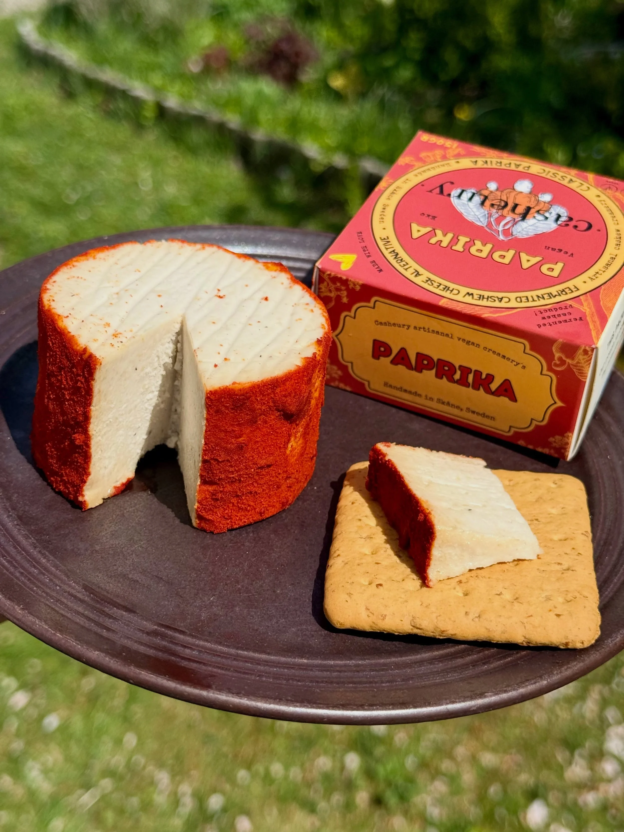 There&rsquo;s a new cheeze on the shelves.
CLASSIC PAPRIKA
If it&rsquo;s not yet in your local store, ask them why!

#veganfortheanimsls