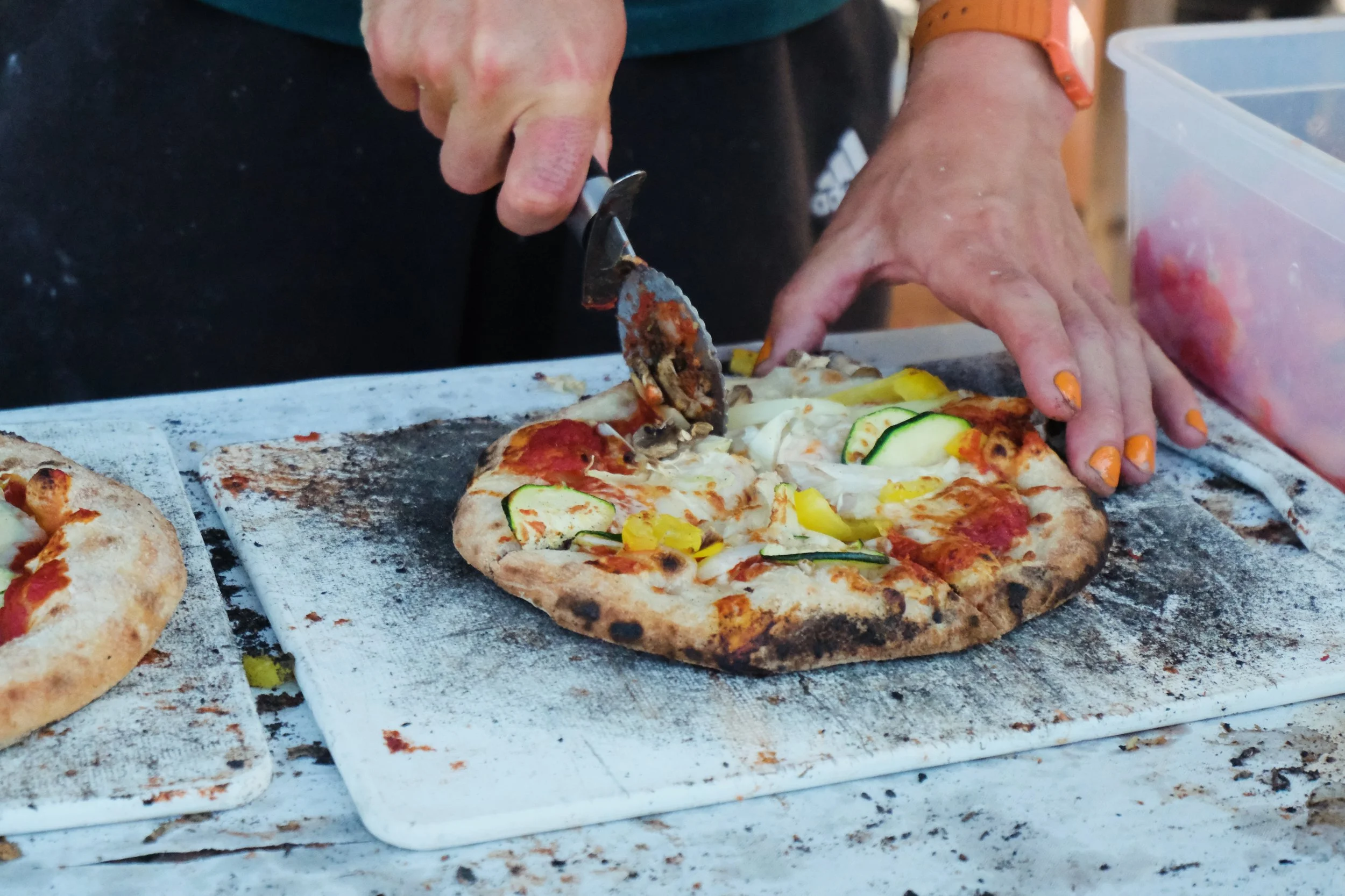 🇬🇧

Last weekend, we had the pleasure of sponsoring @alnarpsfarm Summer Fest with our Casheumozza, used on their delicious vegan pizzas. 🍕🌱

The event was a great success, and we&rsquo;d like to give a big shout-out to everyone who chose the vega