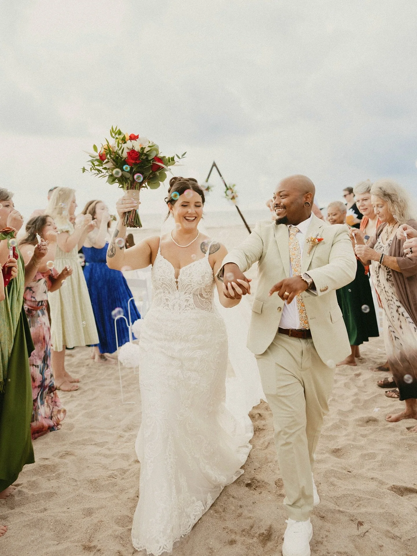 ⚜️ TAYLOR ⚜️

From the Natural State of Arkansas to the sunny beaches of Florida, my destination Bride was such a sweet girl to work with! Taylor I wish you and your hubby nothing but a life full of love! 

Photo @kyndalcapps.co 

#destinationwedding