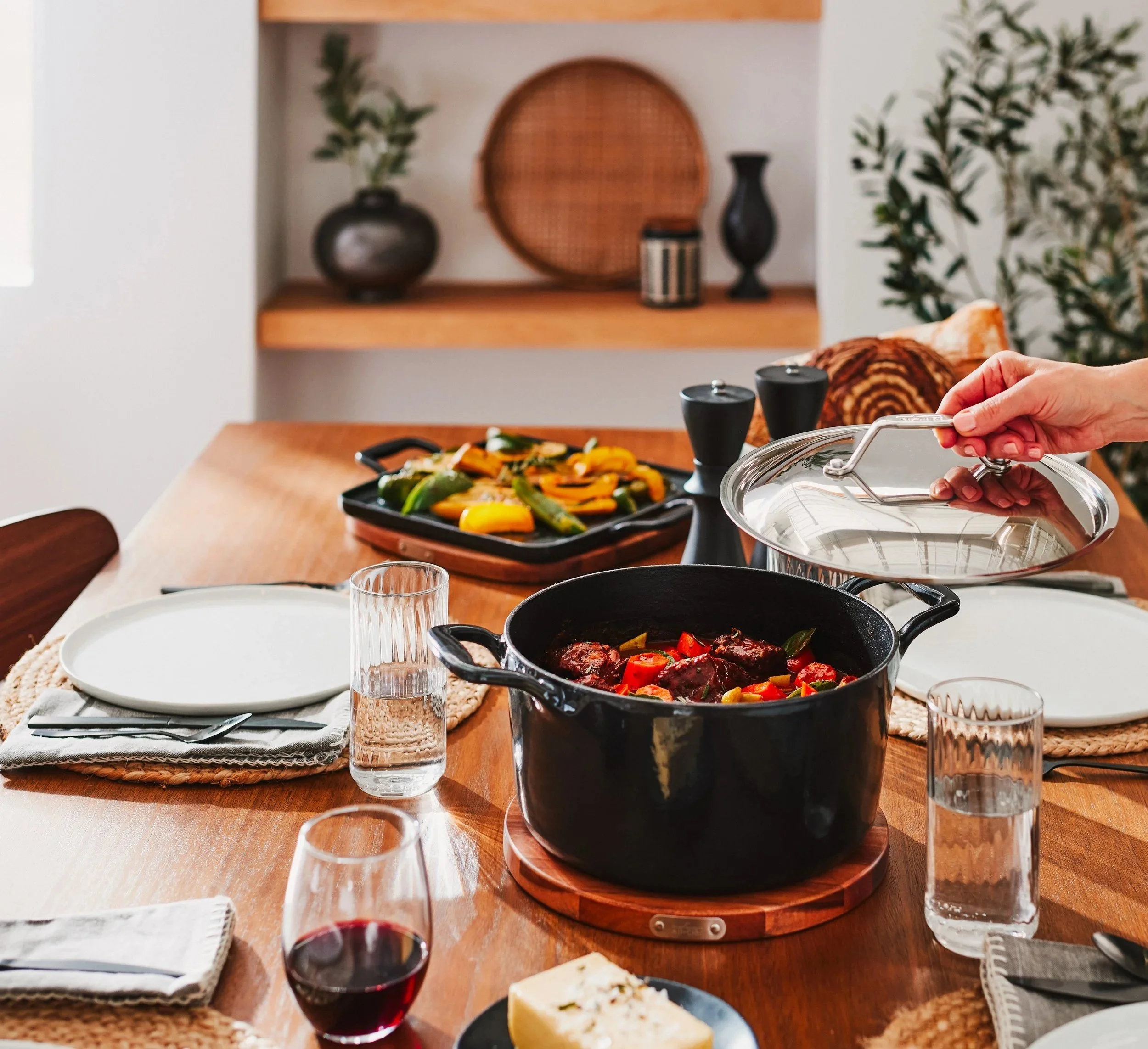AC_CastIron_DutchOven_GriddlePan_ShortRib_0849.jpg