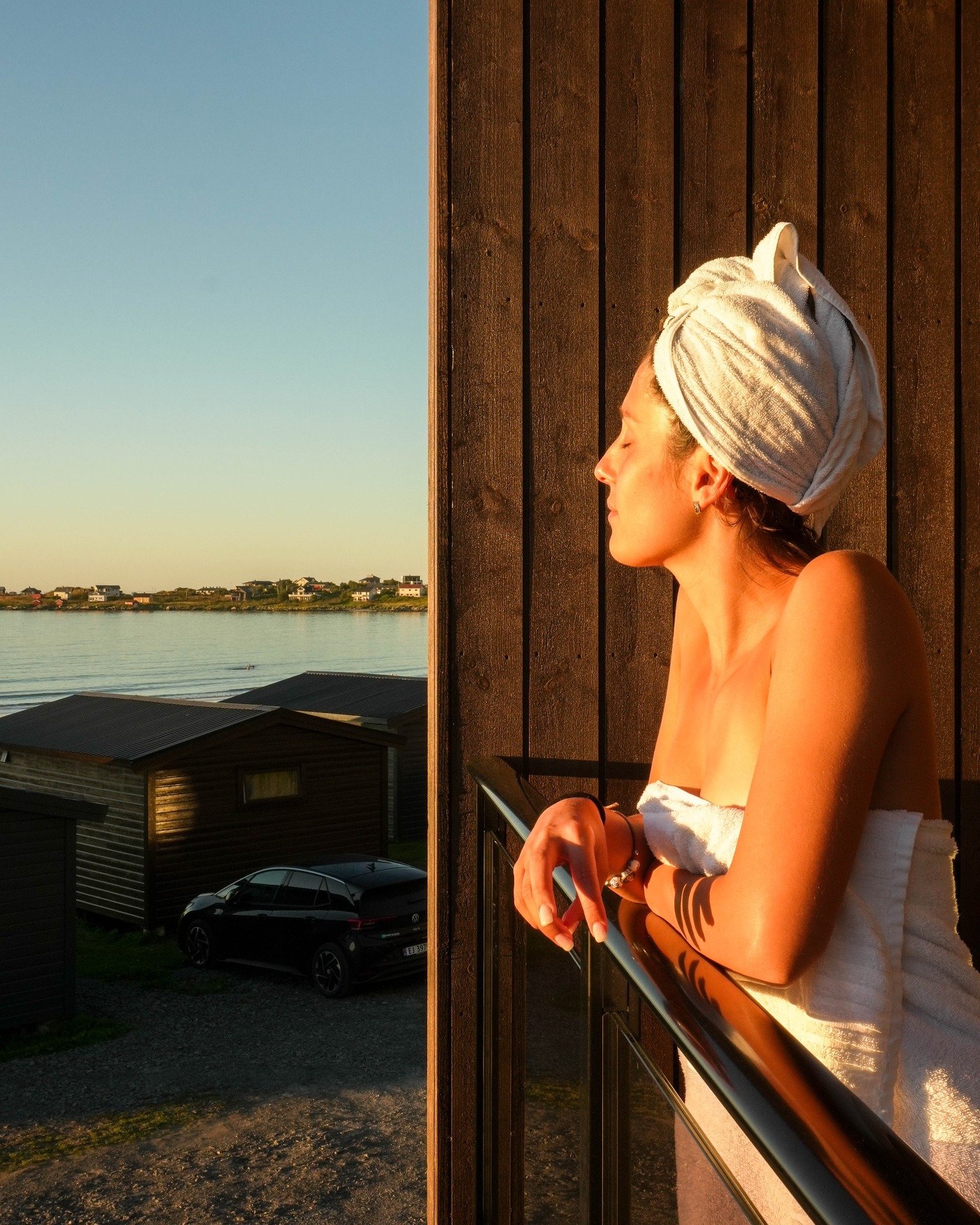 January is for dreaming✨
Longer days. Bare feet in the sand.
A quiet morning by the sea &ndash; before the day starts!

At Ramberg Resort, summer isn&rsquo;t rushed.
It unfolds slowly, with the ocean just outside your door 🌊☀️

#lofoten #rambergreso