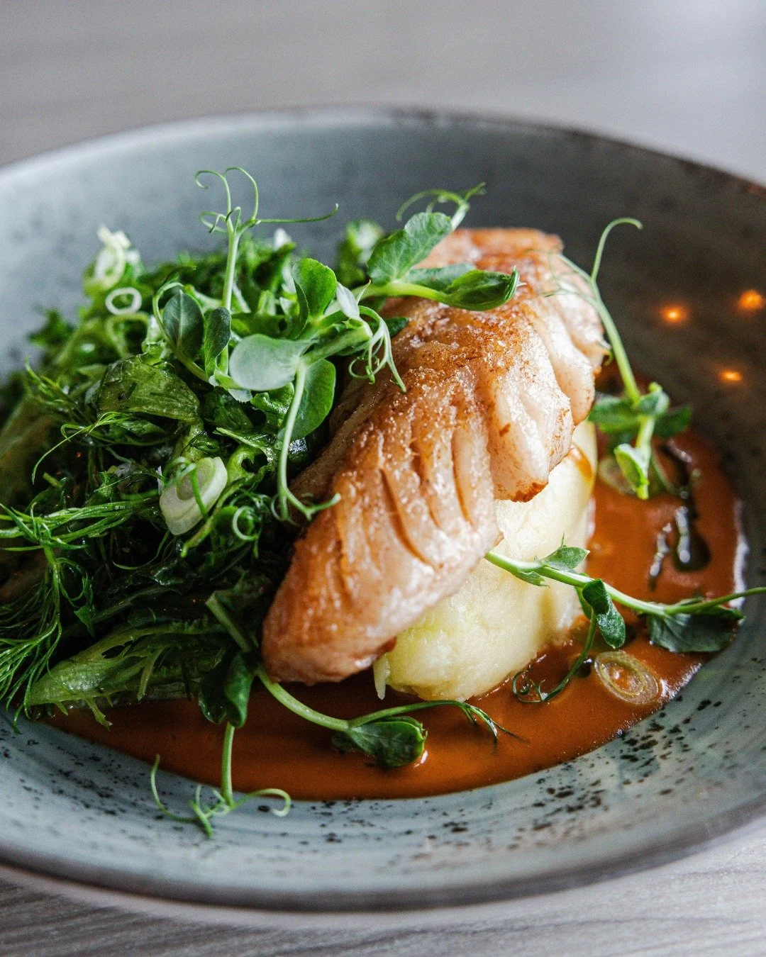 Northern lights outside. Northern flavours inside. ✨
Good food, warm atmosphere - in the middle of Lofoten!

☕ Caf&eacute; 09&ndash;18
🥗 Lunch 11&ndash;16
🍽 &Agrave; la carte 18&ndash;21

Welcome🫶🏼

#rambergresort #lofoten #restaurant #caf&eacute