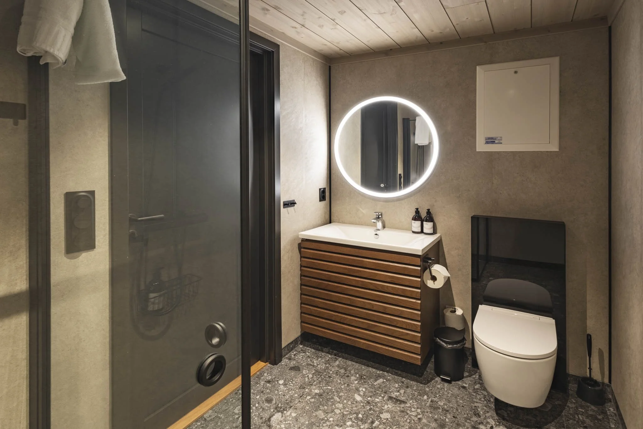 Arctic apartment innendørs_web-5.jpg