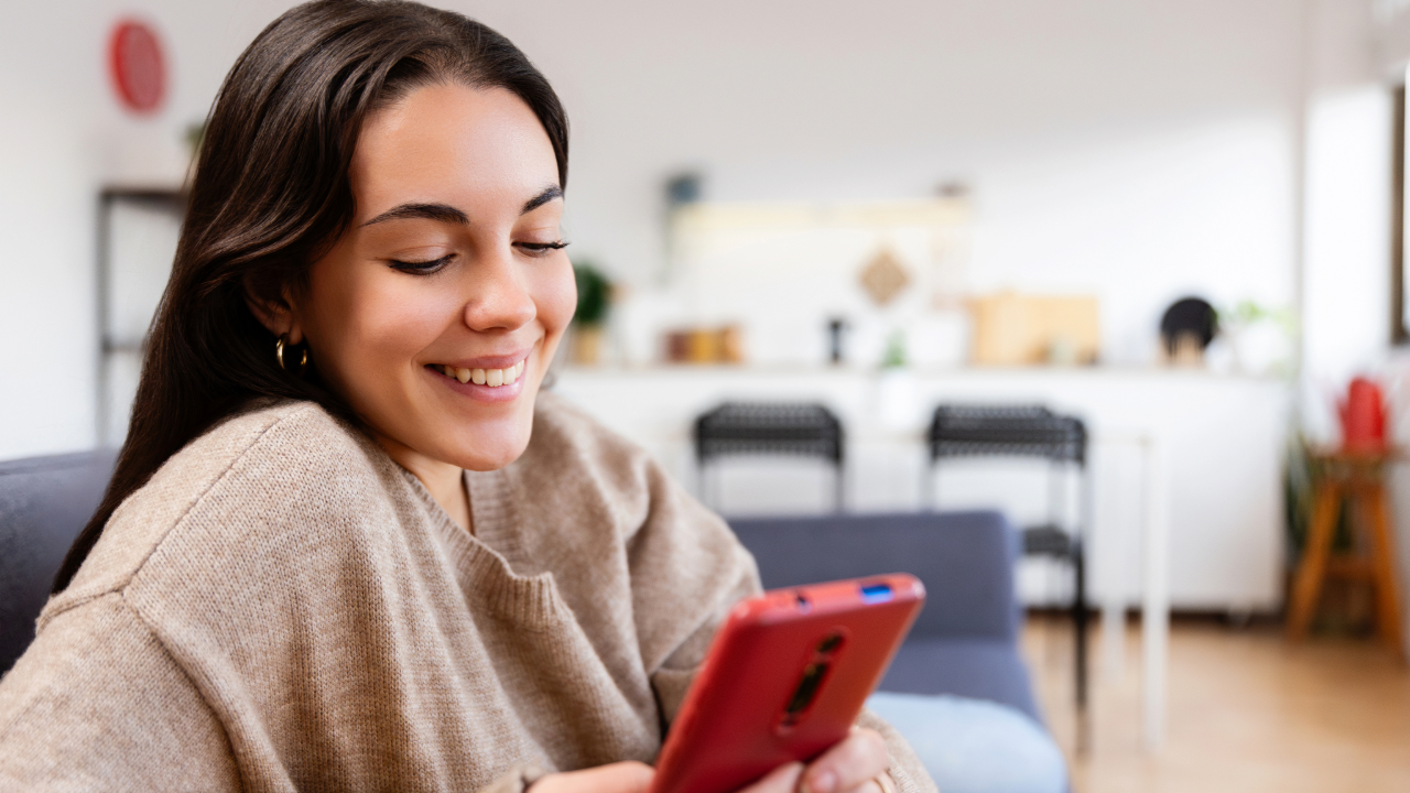 Texting Shouldn't Be Complicated - Messenger Chat Home Makes It Simple