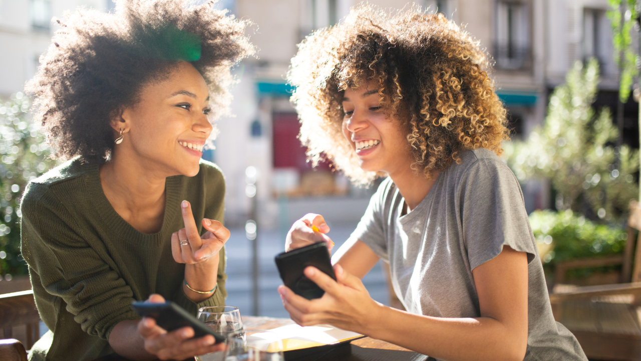 The Secret to Getting Faster Text Replies From Friends