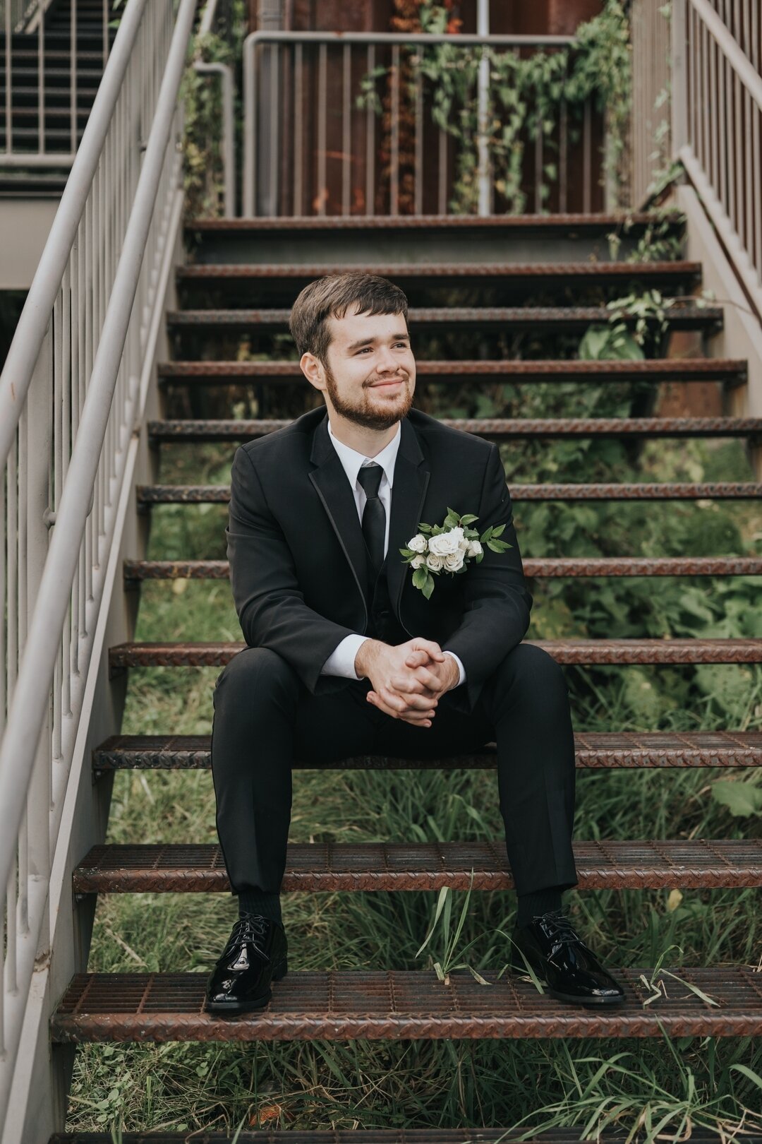 Dr. Andy looked ultra dapper on his wedding day! The groom's portraits never get enough love - they deserve the spotlight, too!
. .
.
.
. 
#weddingphotography #weddingphotographer #weddingphotos #weddingphoto #weddingday #wedding #realwedding #weddin