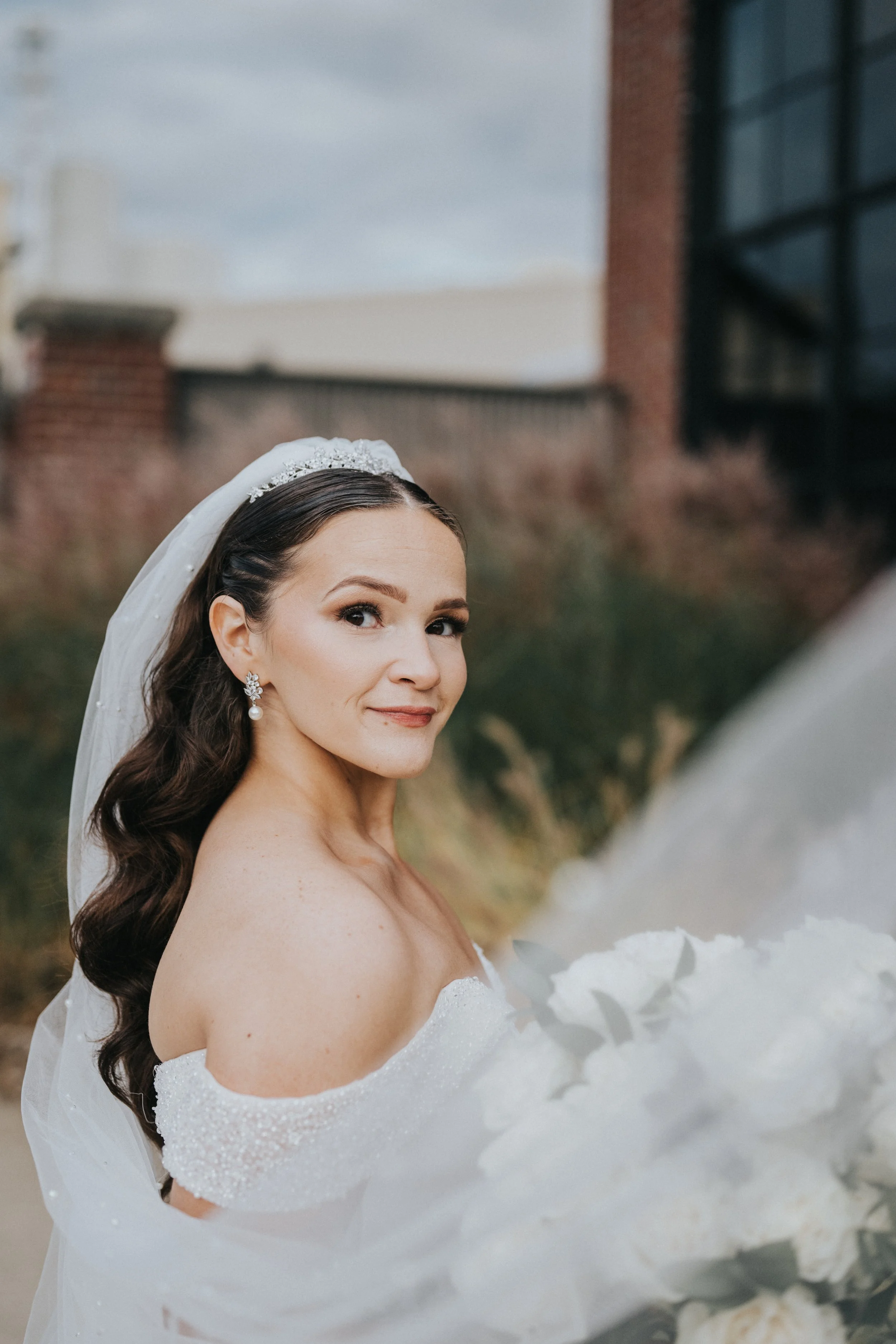 bride, bridal, veil, wedding, married, photography, wedding photography, beautiful photo of a bride, luxury, photographer, detroit photographer, detroit michigan wedding photographer