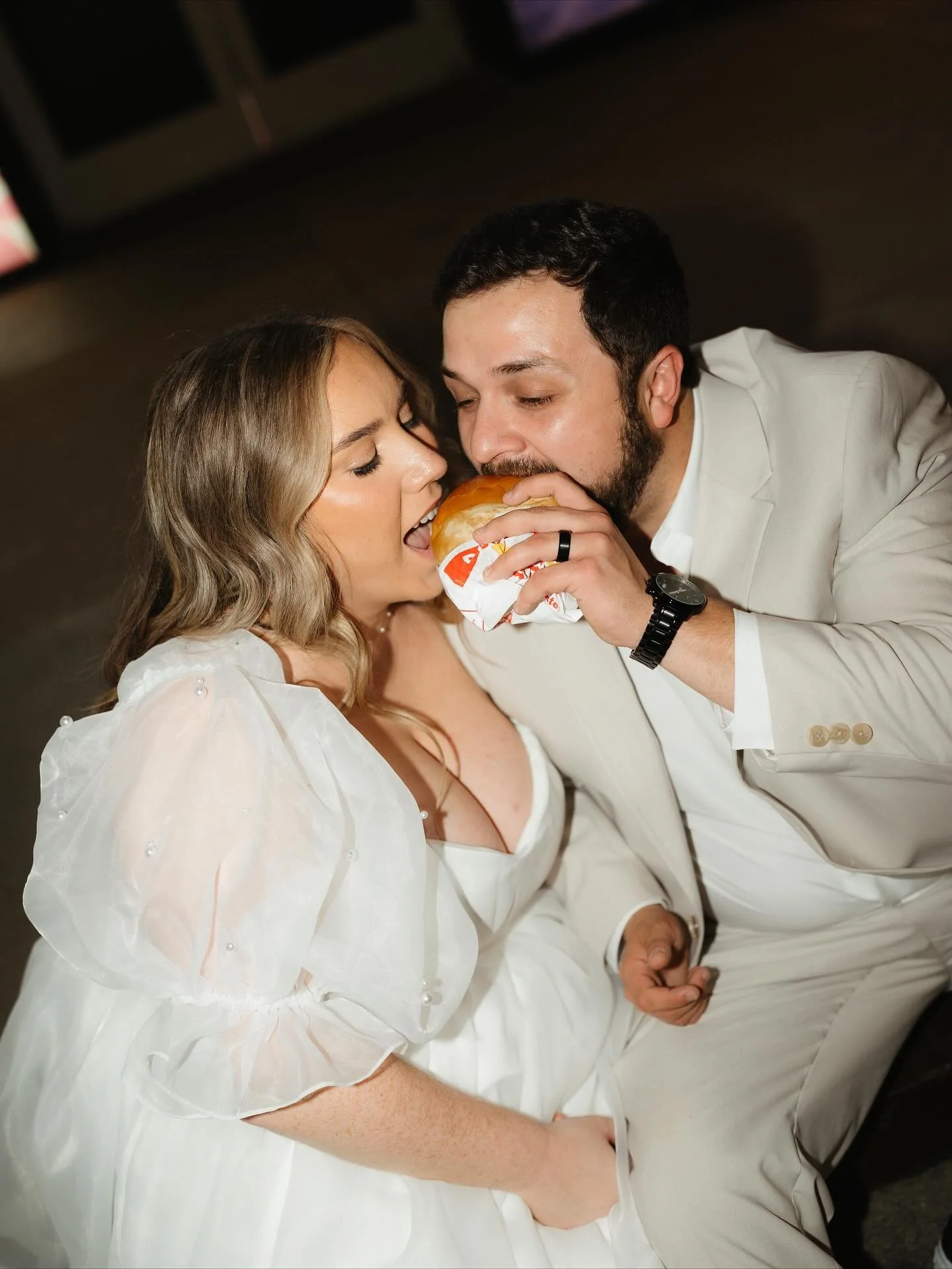 anslee + holden 💫🫶🏻

amazing team:
photo: @photosbysote 
HMUA: @bymakall &lsquo;s suuuuper talented team ✨
venue: @littlewhiteweddingchapel 
night photos: @fremontstreet 
late snack: @innout 

such such suuuuuchhhhhh a fun and giggly time with my 