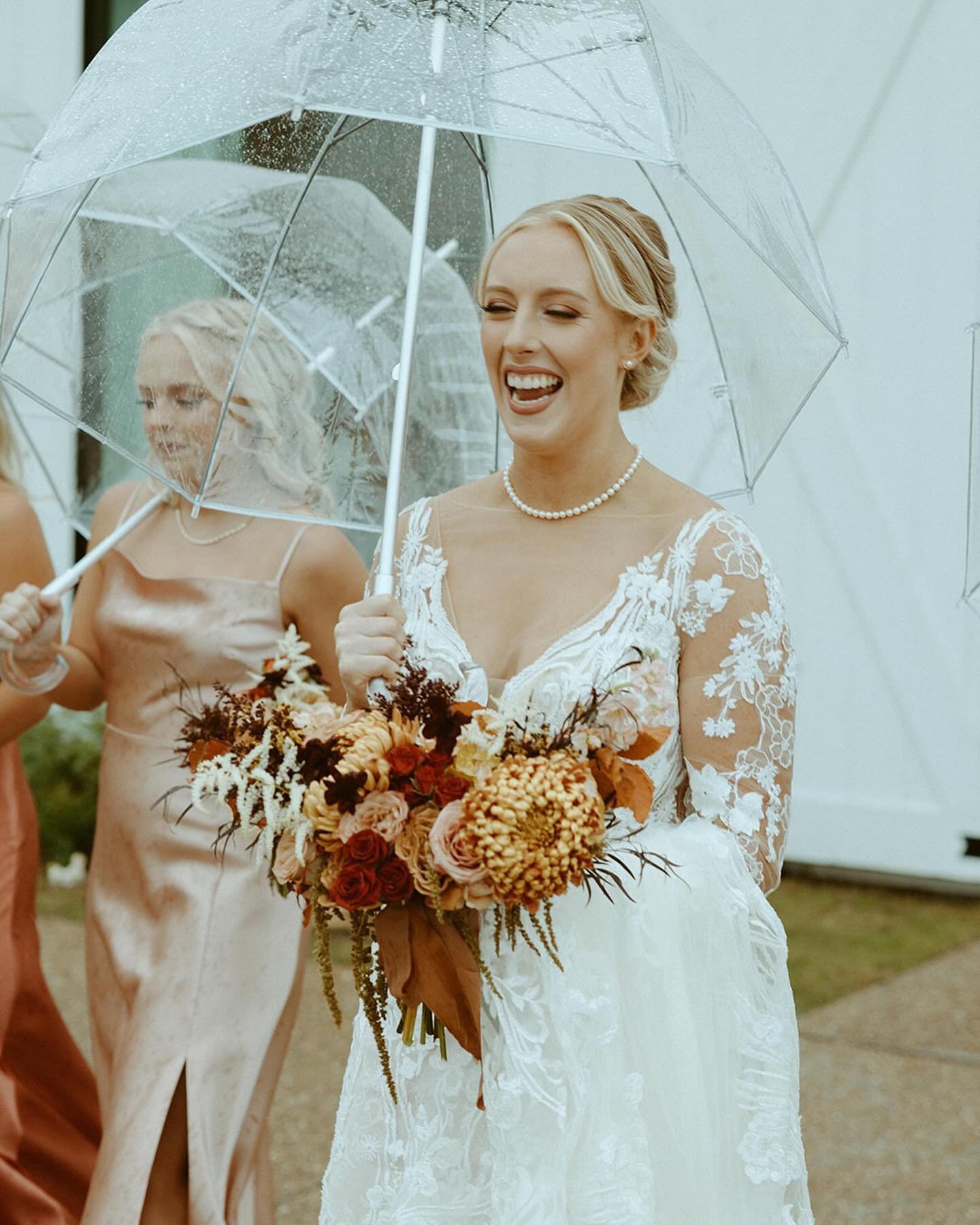 Felt like posting the cutest rainy wedding for this rainy day 🫶🏼☔️
Anyone else tired of this spring weather? I&rsquo;m ready for it to be goneeeee!

#dallaswedding #fortworthwedding #texaswedding #texasweddingplanner #dallasweddingplanner #fortwort