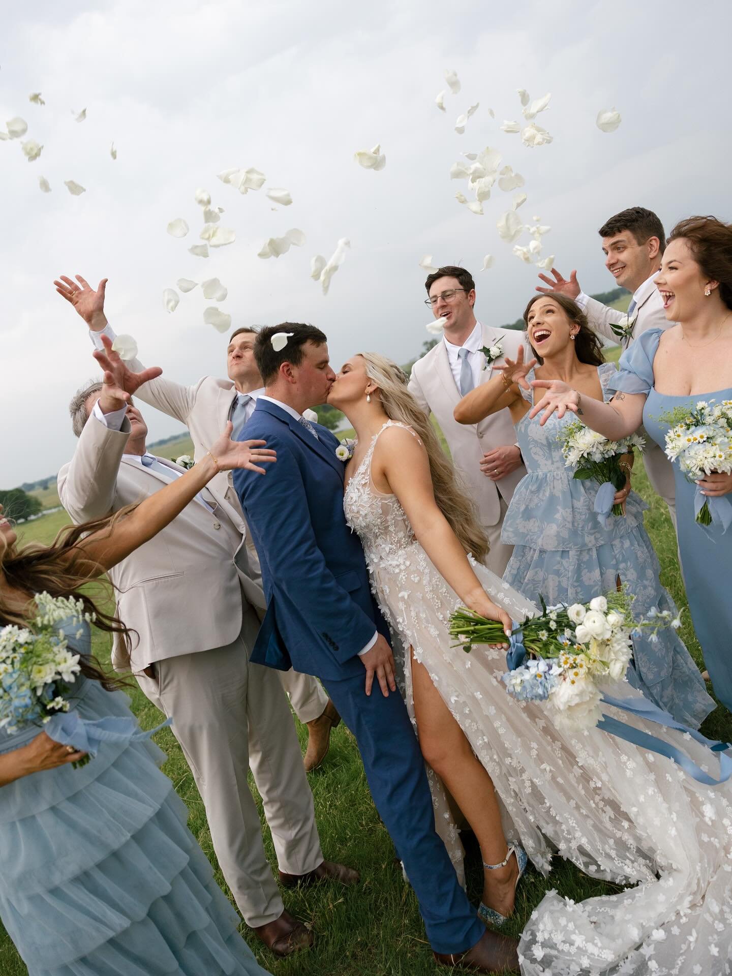 The cutest farmhouse wedding with traditional colors 🕊️🫶🏼

Can&rsquo;t wait to share all the pretty pretty pics from this wedding!

#dallaswedding #fortworthwedding #centraltexasweddings #texaswedding #realwedding #fallwedding #winterwedding #spri