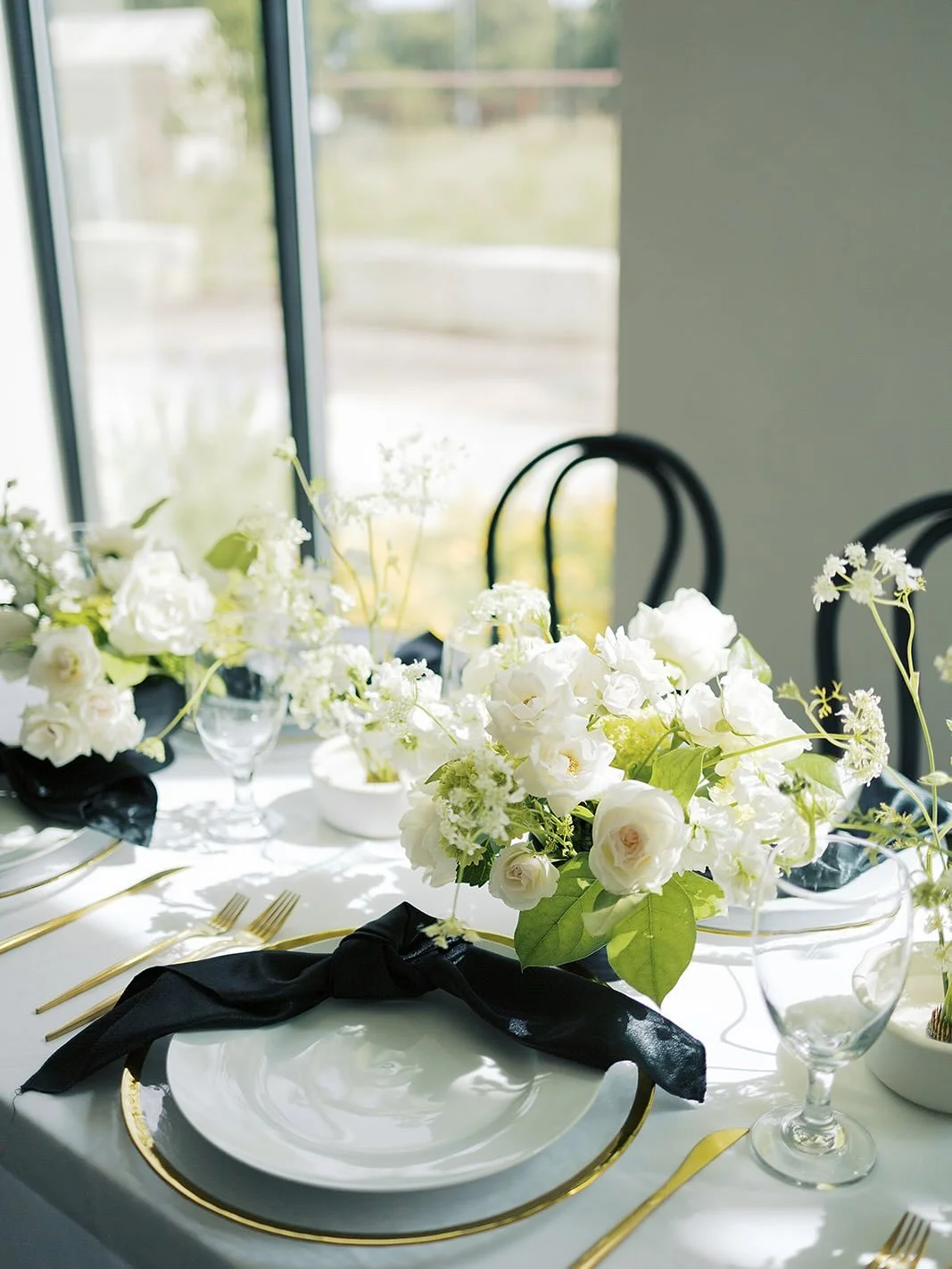 A table of goodies 🖤🕊️

#dallaswedding #fortworthwedding #centraltexasweddings #texaswedding #styledshoot #styledwedding #realwedding #fallwedding #winterwedding #springwedding #summerwedding #weddingday #weddingflorist #florist #texasflorist #dall