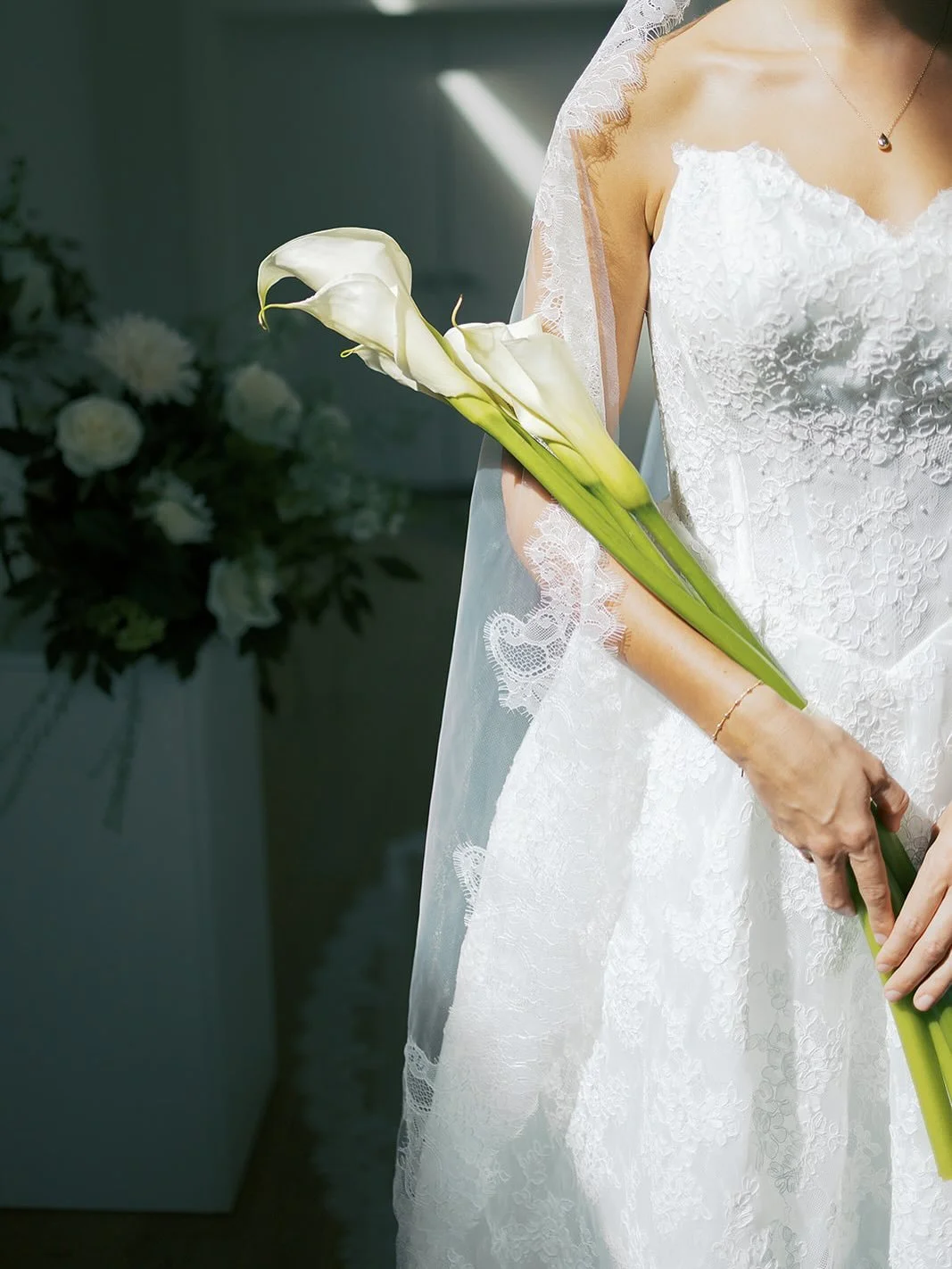 A ✨moment✨ for the bouquet 🕊️

#dallaswedding #fortworthwedding #centraltexasweddings #texaswedding #styledshoot #styledwedding #realwedding #fallwedding #winterwedding #springwedding #summerwedding #weddingday #weddingflorist #florist #texasflorist