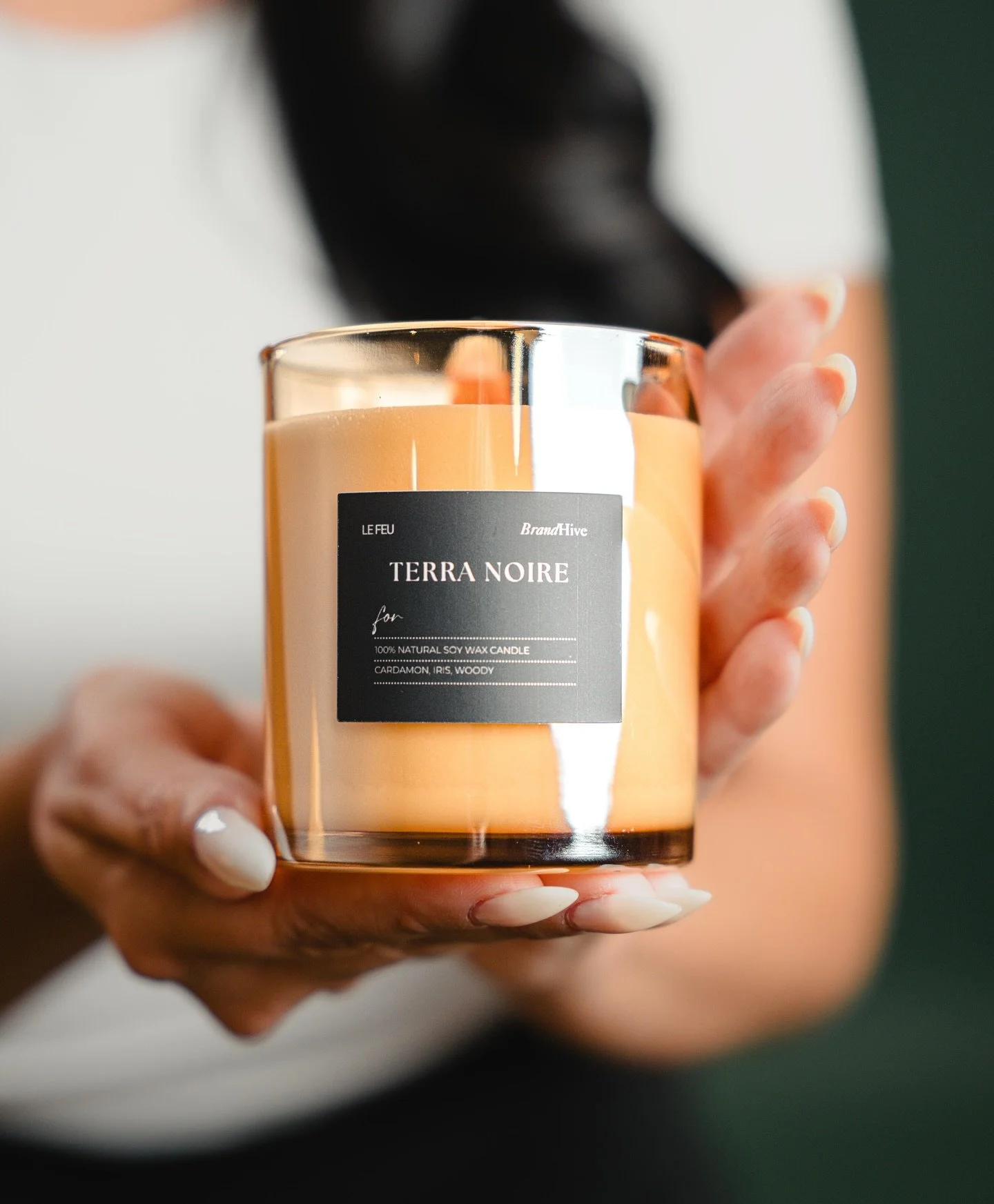 @lefeustudio helped us turn scent into an experience 🤍 Every guest chose her signature candle and had it engraved on-site, adding a personal touch to a truly multi-sensory moment!
