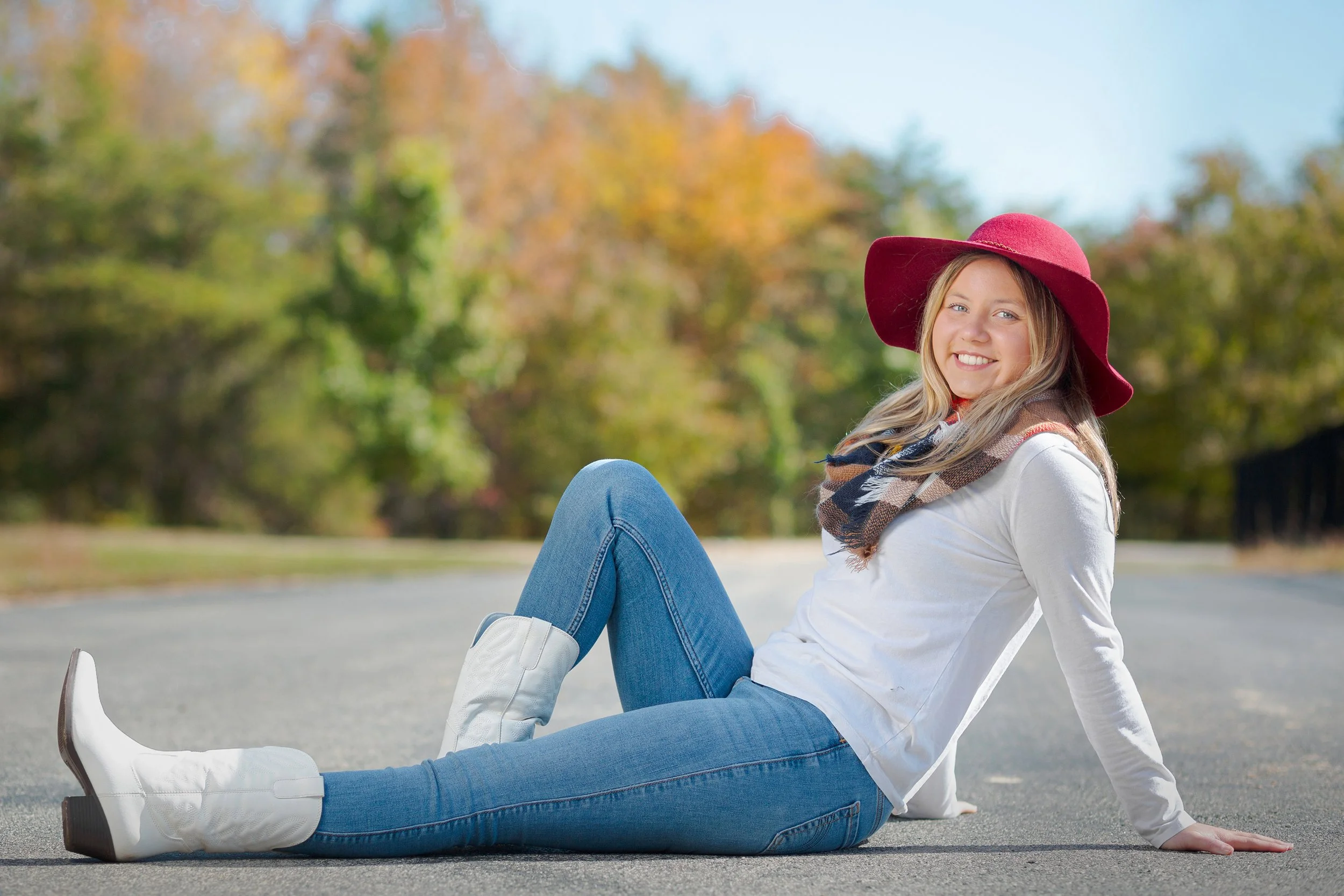 college-girl-wearing-hat-fall-shoot-veterans-park-london-ky