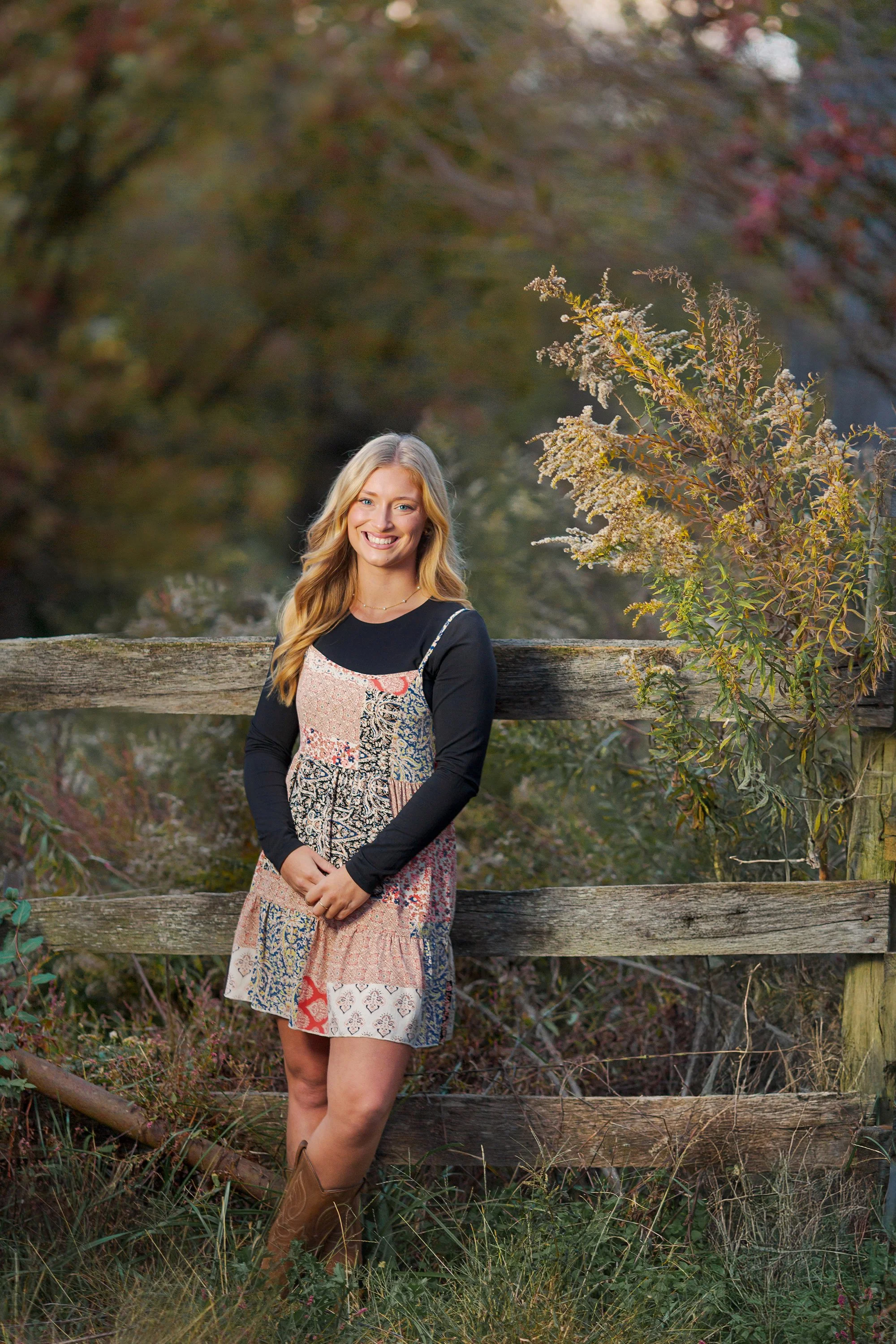 fall-session-teen-girl-at-farm-london-kentucky