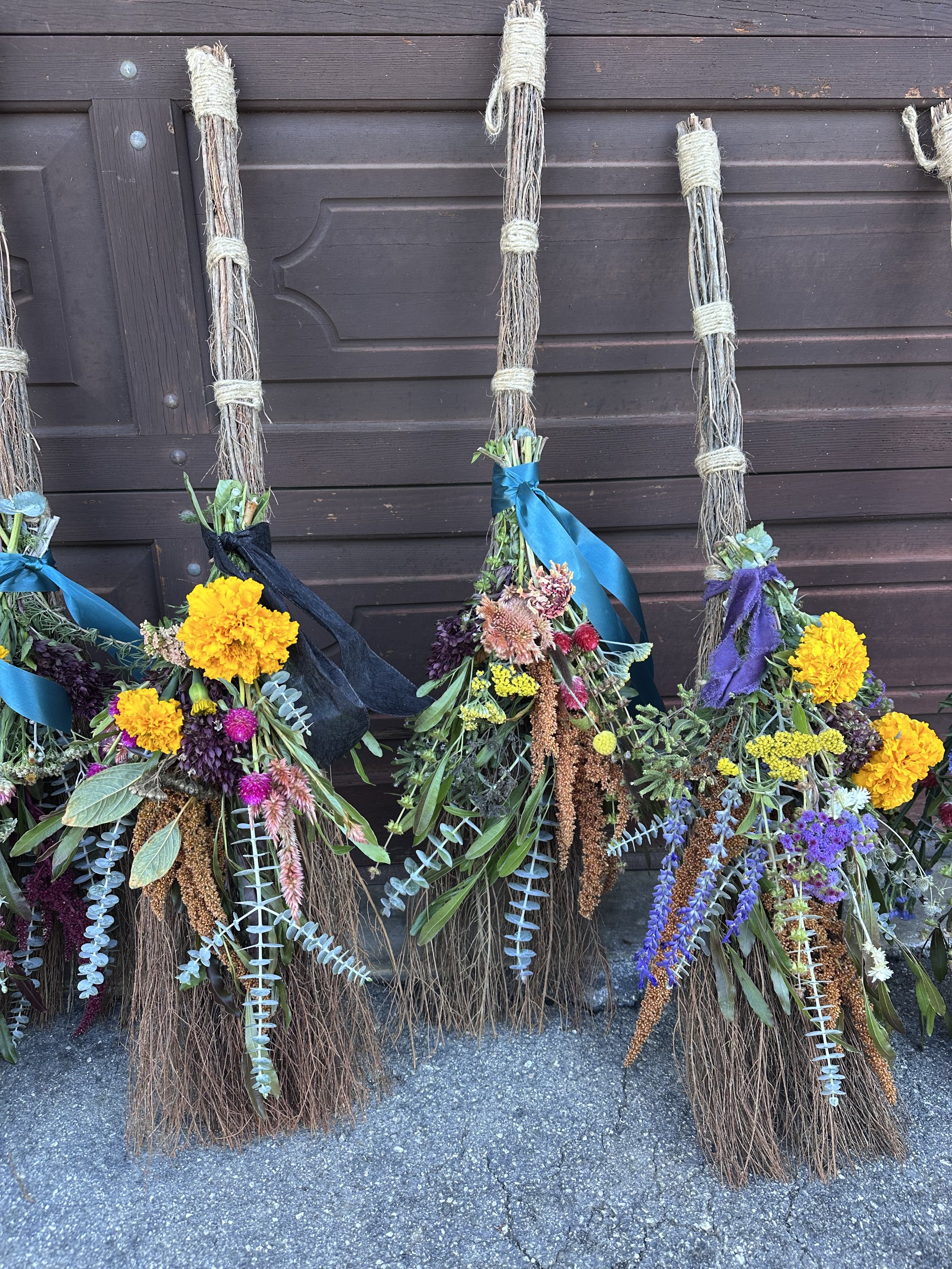 Botanical Broom Pop-Up