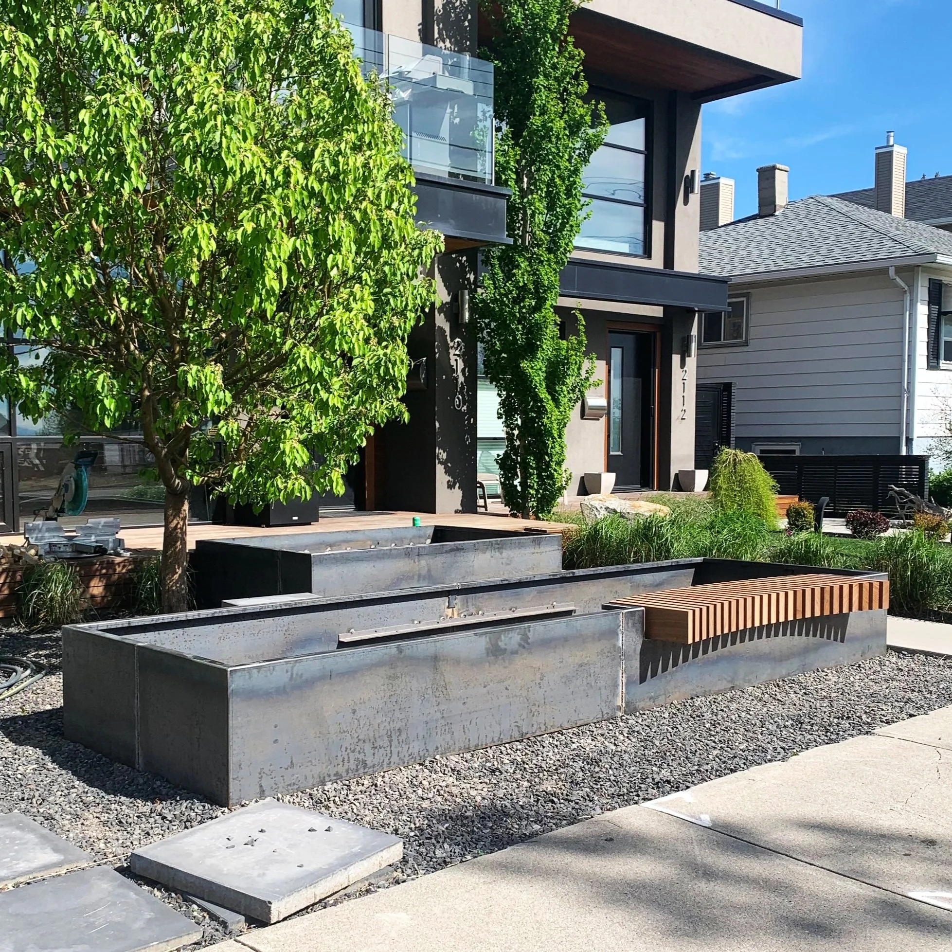 Planters 2110 DA_2.jpg