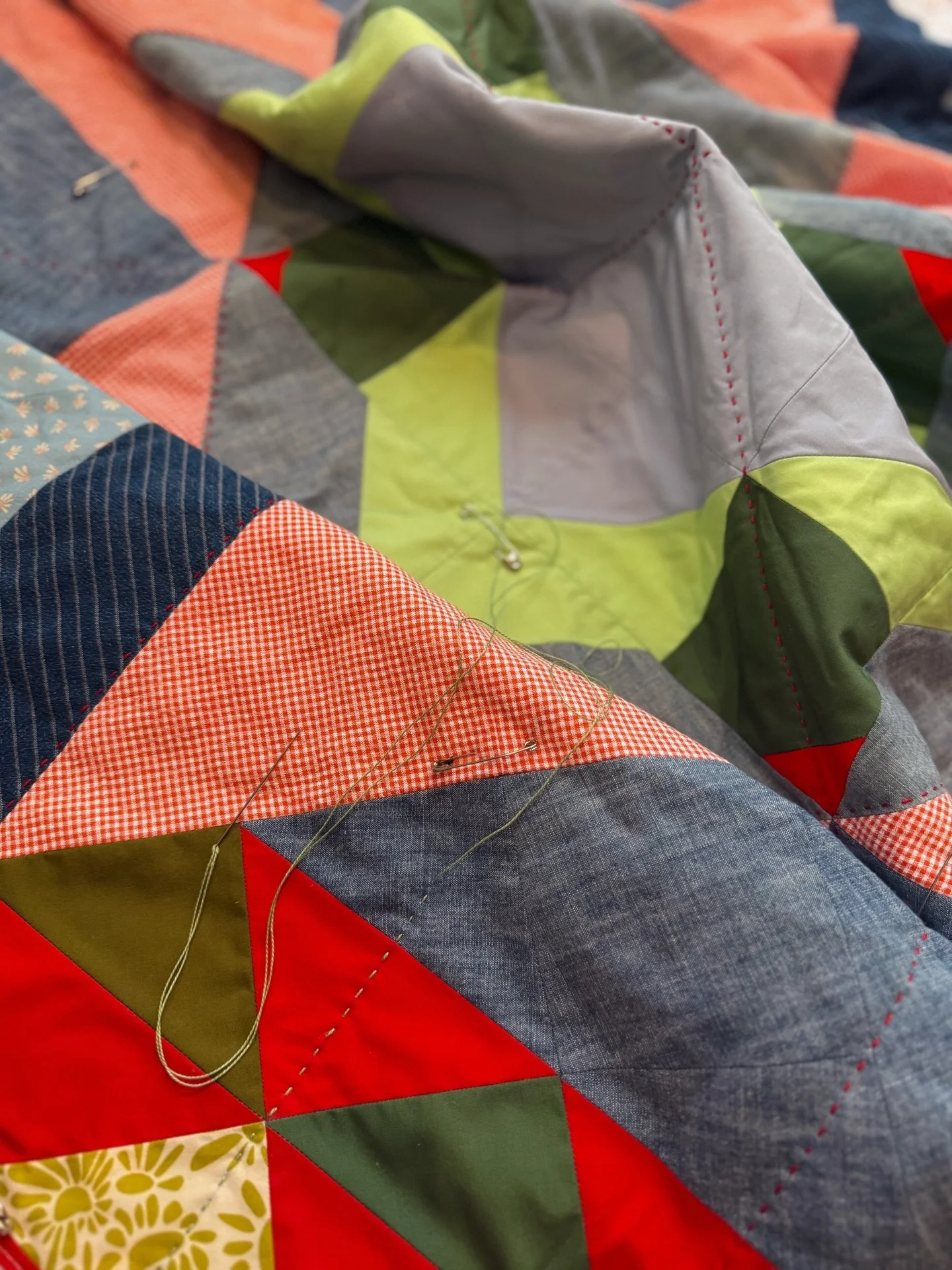 Switching gears today to finish the Christmas tree skirt I started last year 🫣