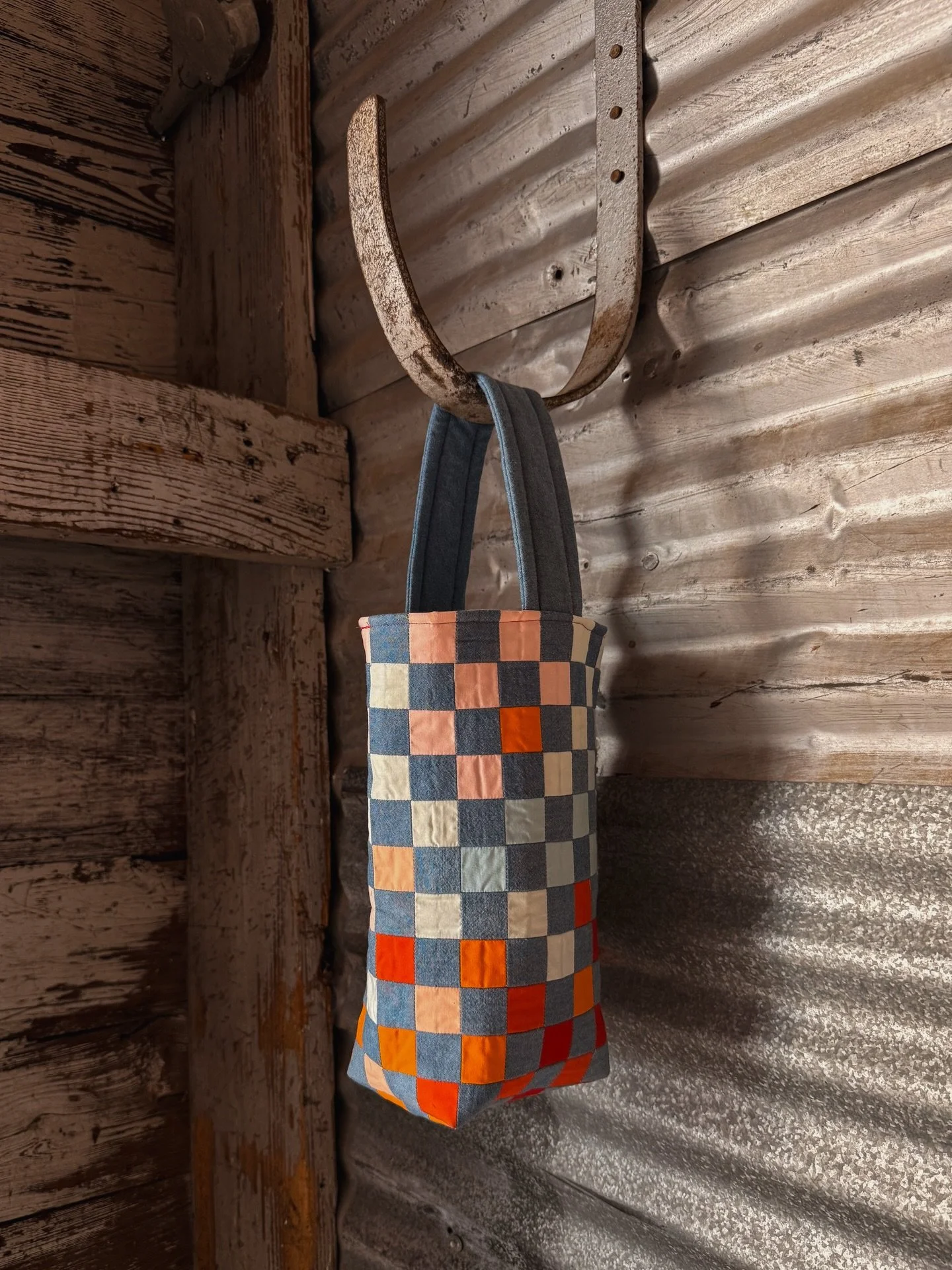 I have an embarrassingly large pile of quilted fabric that didn&rsquo;t work for what I was intending but wasn&rsquo;t also necessarily &ldquo;bad&rdquo;, so I threw it in a pile and figured something would strike eventually. So today I put together 