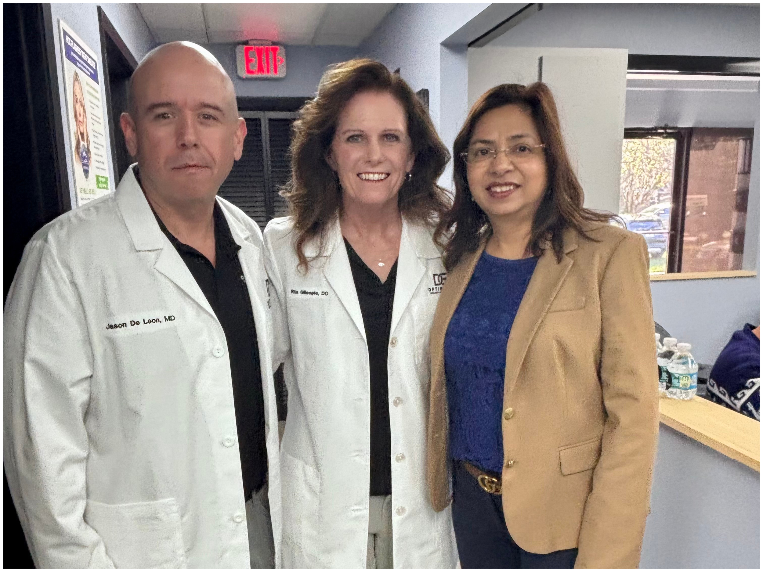 Dr. De Leon and Dr. Gillespie and guest.