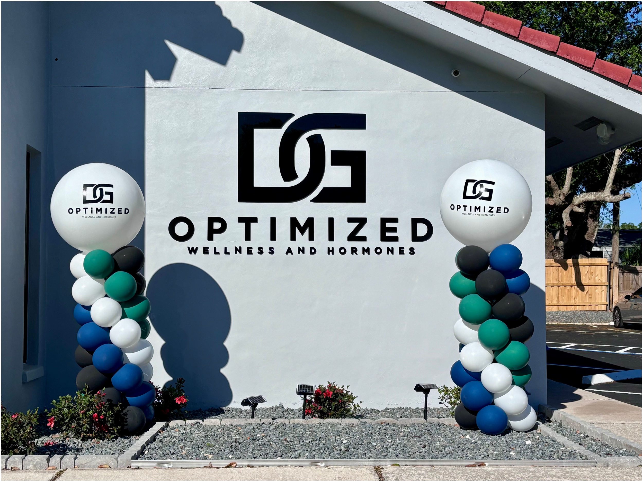 D&G Optimized Wellness and Hormones building with decorative balloons.