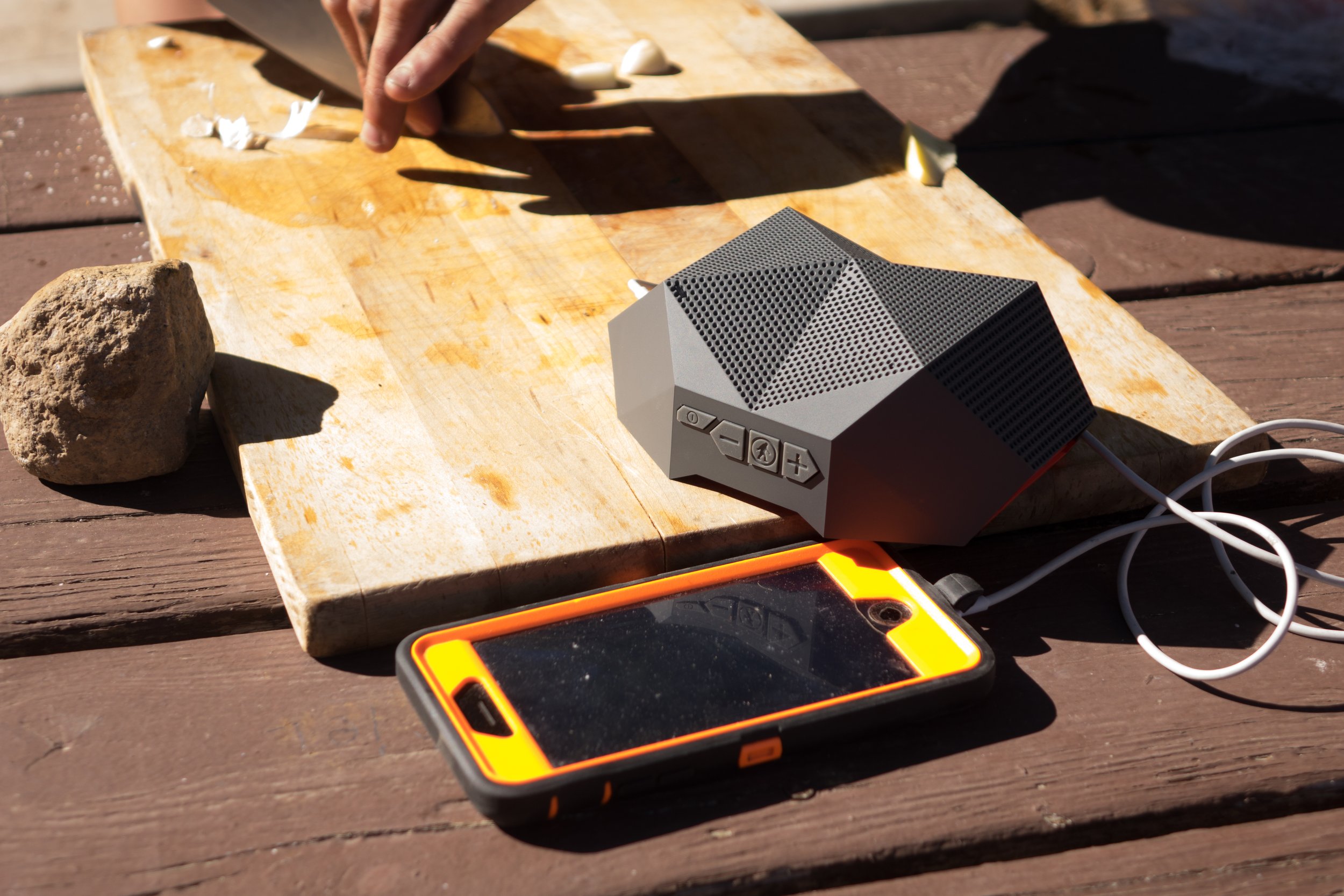 OT2800-GR-TurtleShell3-Charging.jpg