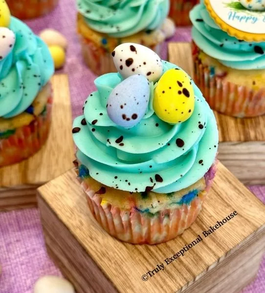 easter cupcake 2.jpg