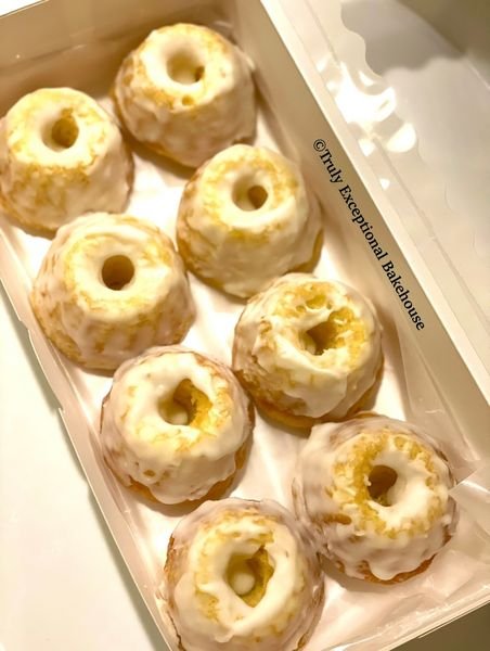 mini lemon bundts.JPG