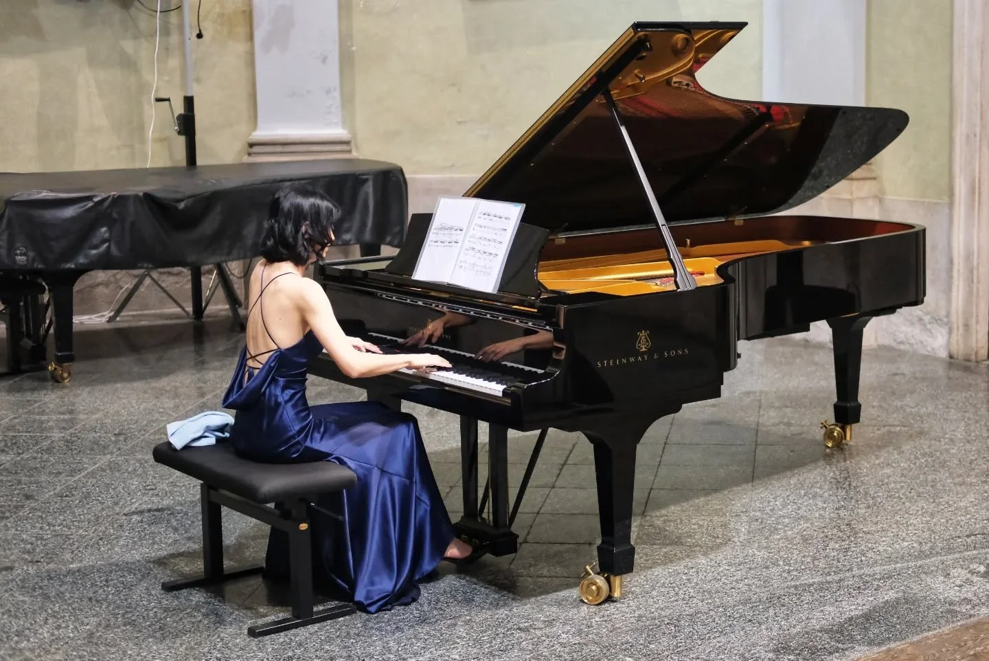Excited to share that I have officially graduated with a Master's degree in Piano. I presented a monographic recital dedicated to Bela Bart&oacute;k as my final performance. 🎓🎹🎼
A heartfelt thank you to all my teachers for their guidance and suppo