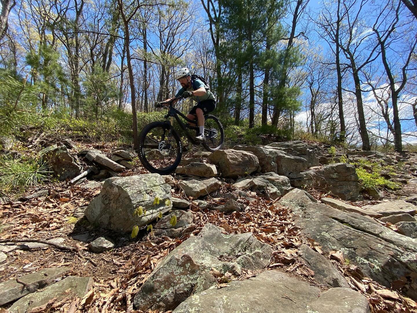 New Bike Day for both Tom and Joey and they couldn&rsquo;t think of  better way to christen them than to immediately hit Lookout and Narrowback for a proper shakedown run! Tom got settled in on his new @ibiscycles Ripmo while Joey set the race pace o