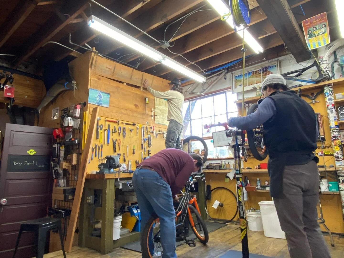 Bikes, lumber and a thirsty Rat, just a typical Wednesday at SBC 😂