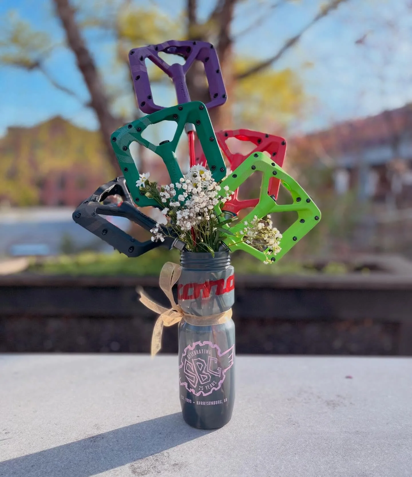 April showers bring&hellip;slippery shoes? From now until May 1st, all Kona Wah Wah 2 composite flat pedals are ON SALE for $25.99/set ($40 off!). The Wah Wah 2 is made to keep your feet where they need to be, regardless of the condition. Come snag a