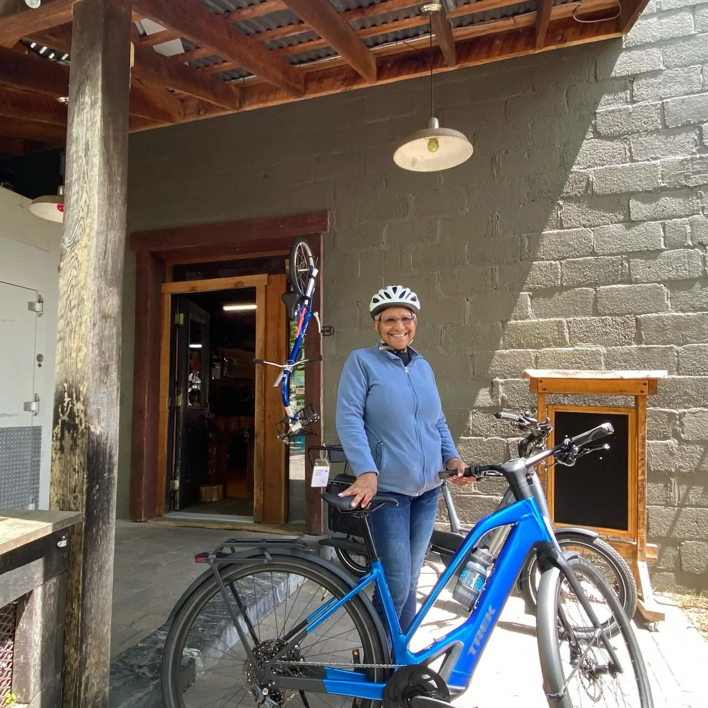 New Bike Day for Wanda! Super stoked to get her out on her new @trekbikes FX+ 7S! Now let&rsquo;s see if Her husband Derick can keep up with her on his Domane 😬